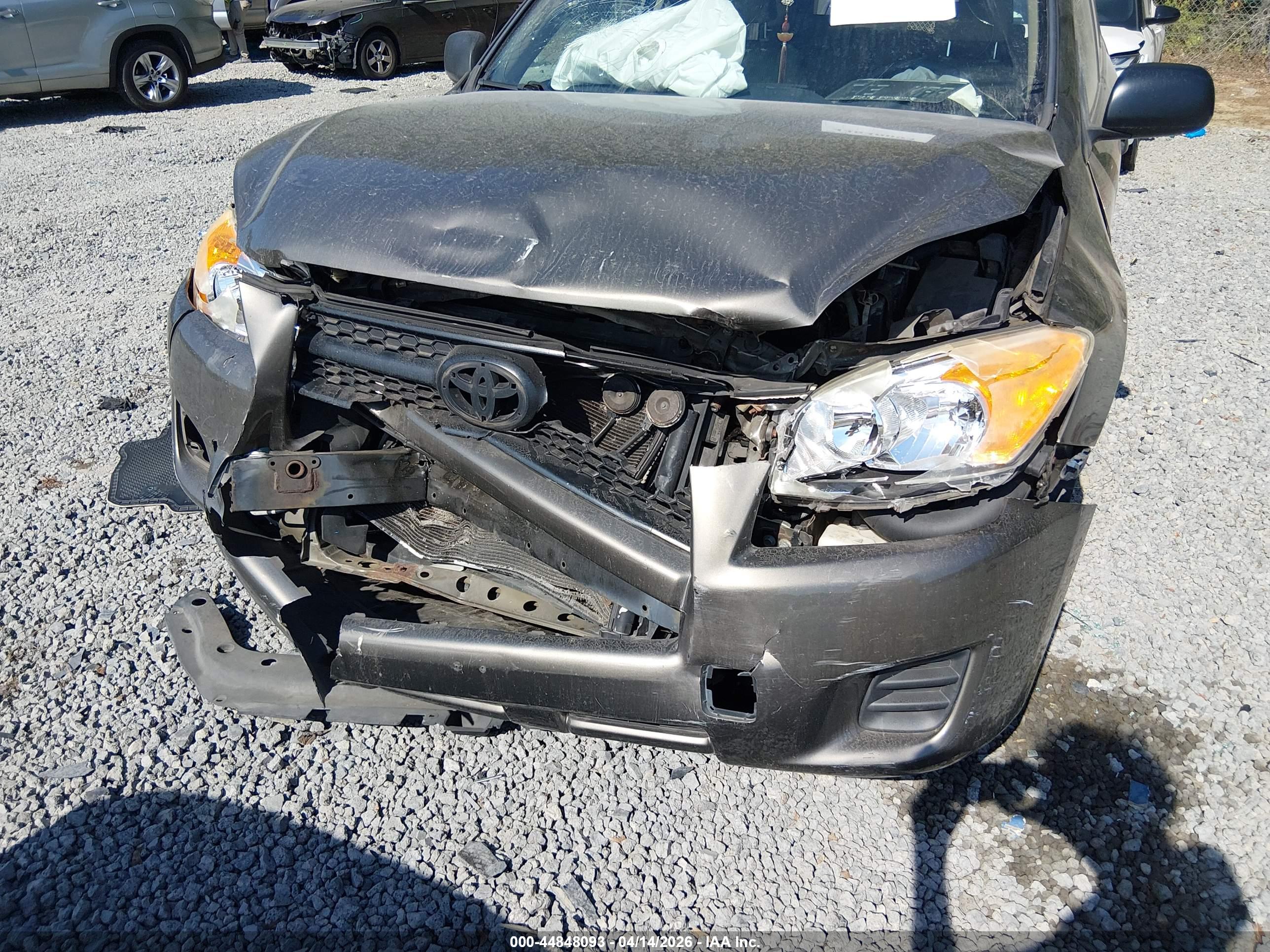 TOYOTA RAV4 image 6