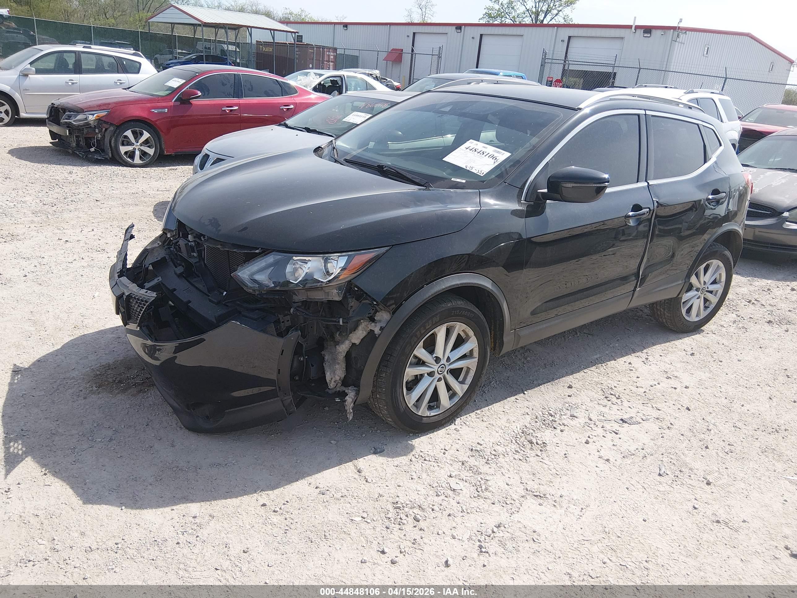 NISSAN ROGUE image 2