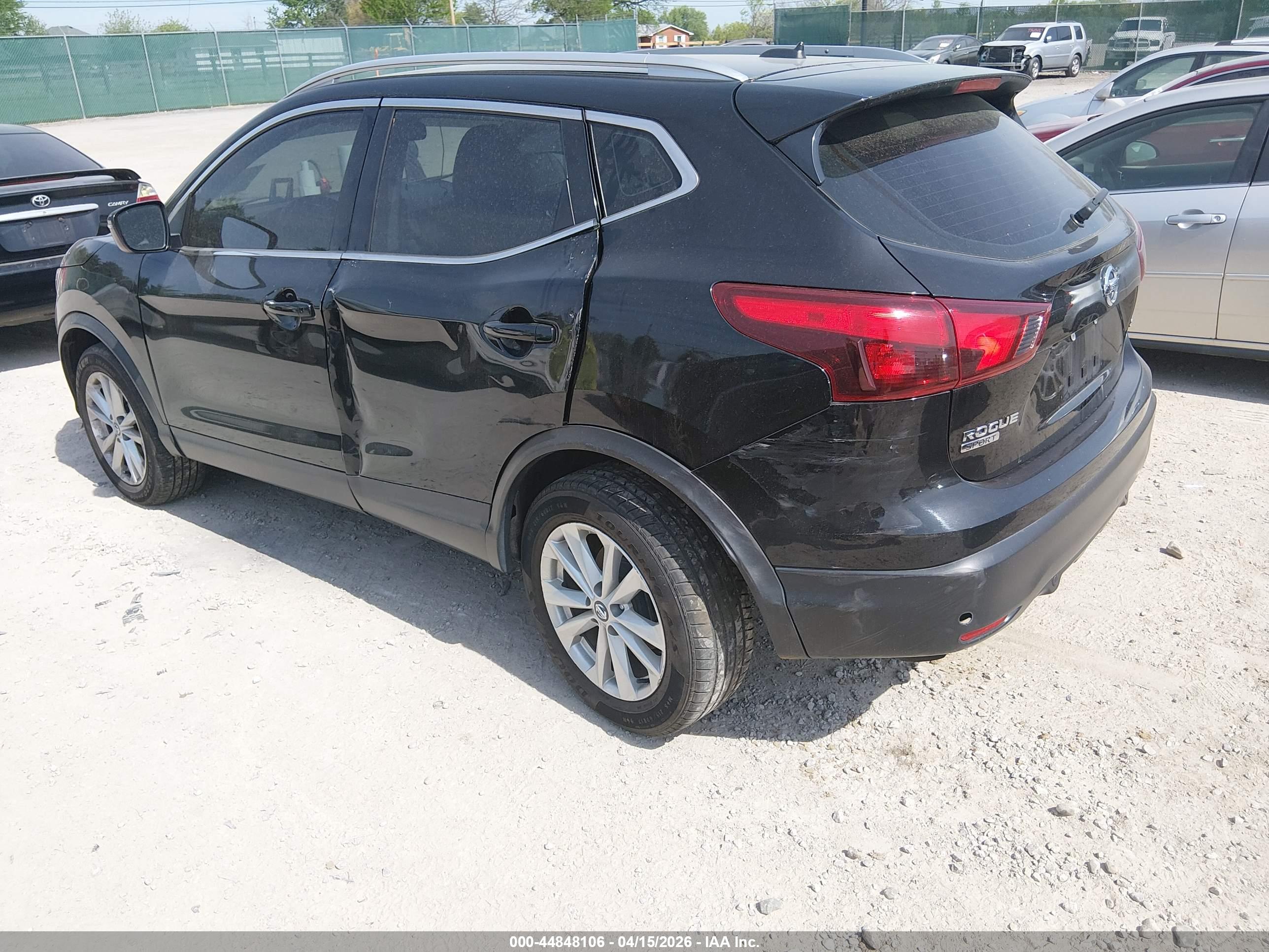 NISSAN ROGUE image 3