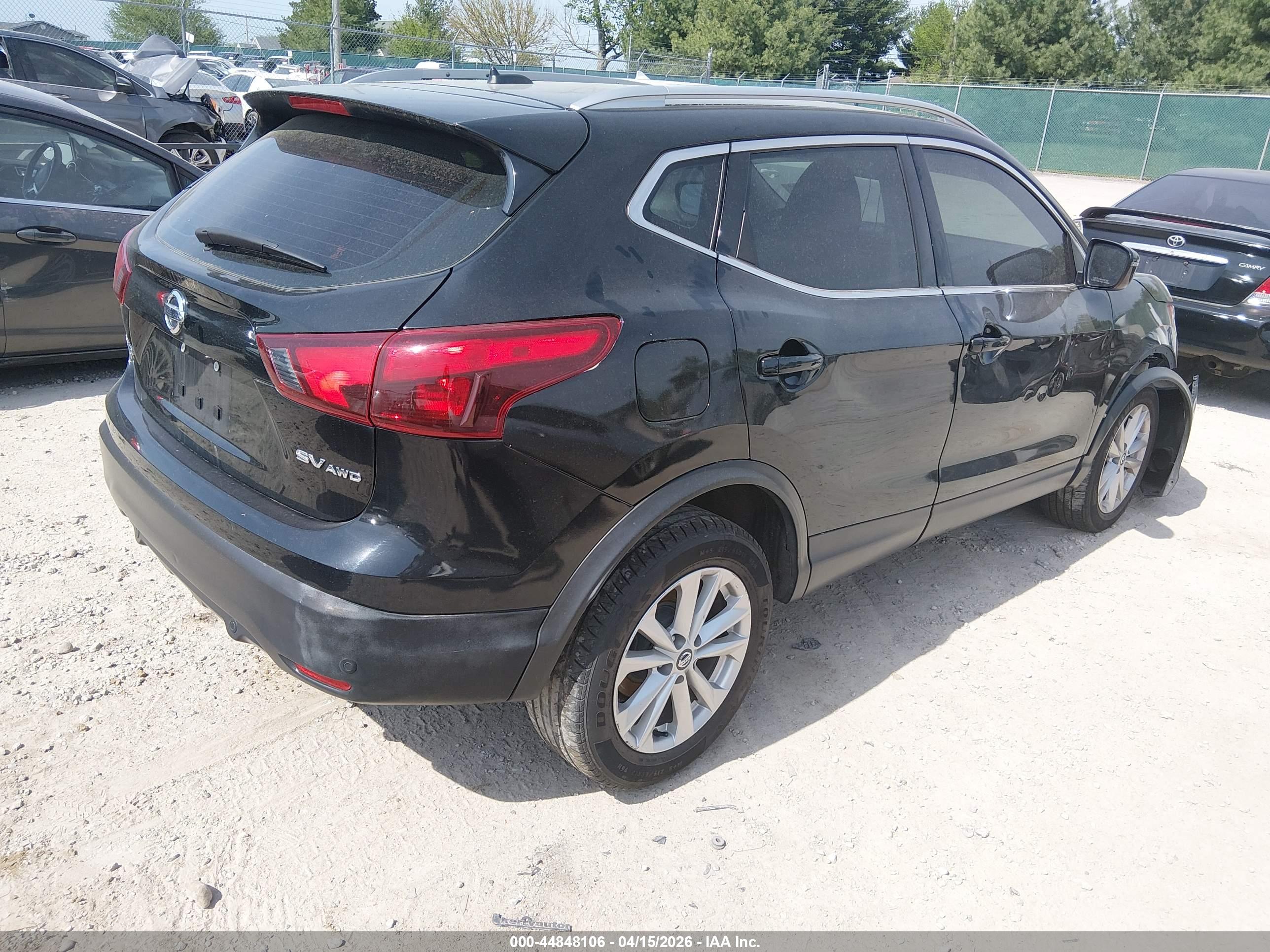 NISSAN ROGUE image 4
