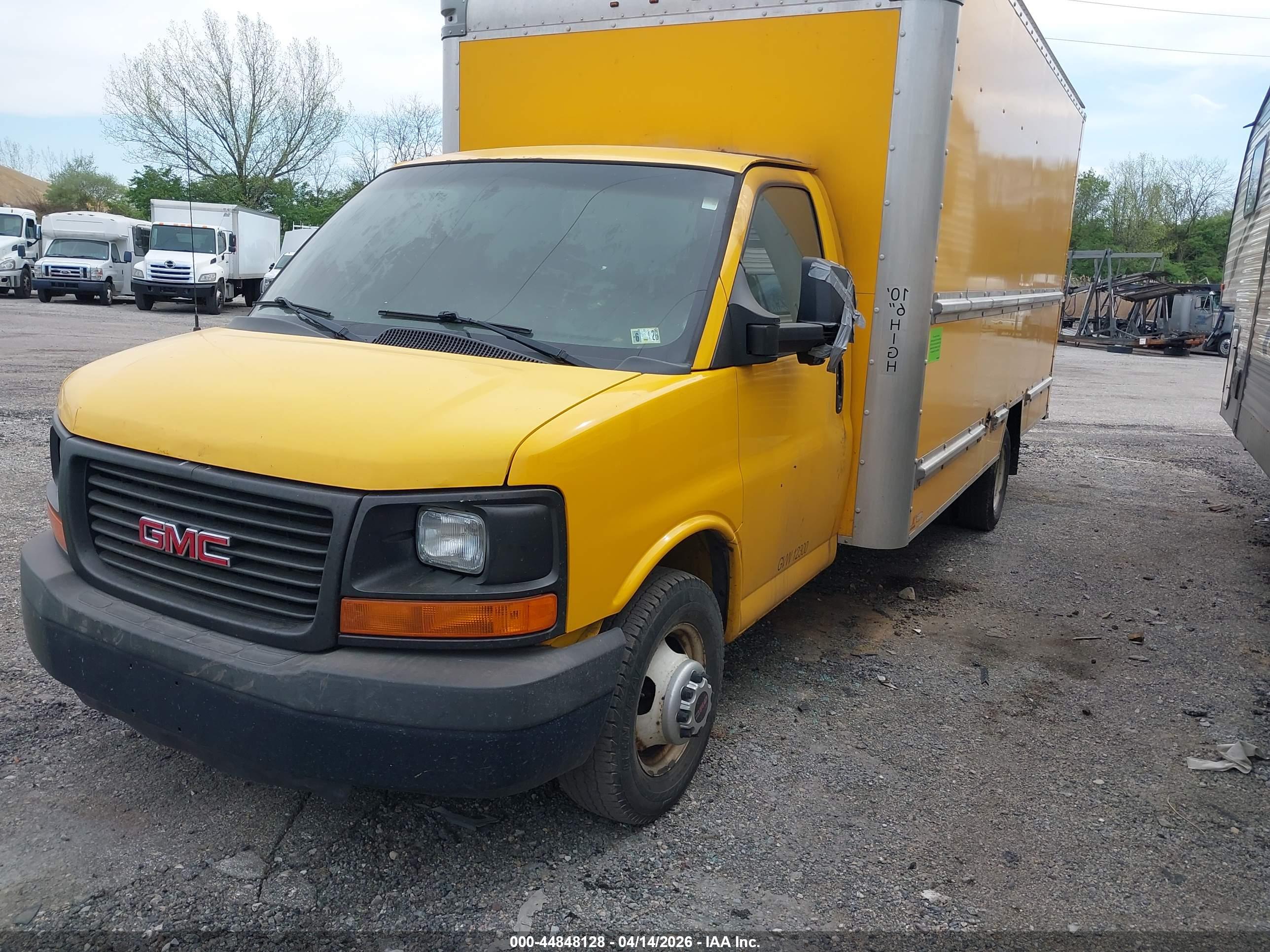 GMC SAVANA image 2