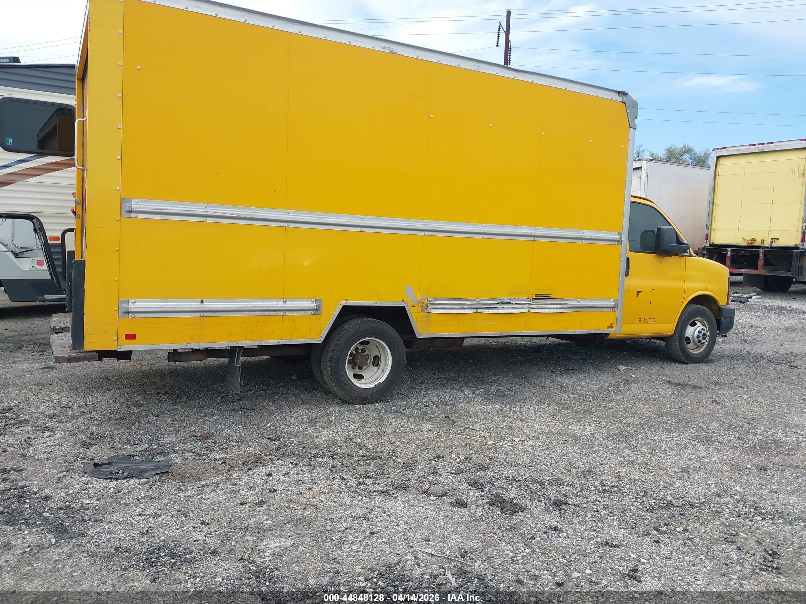 GMC SAVANA image 4