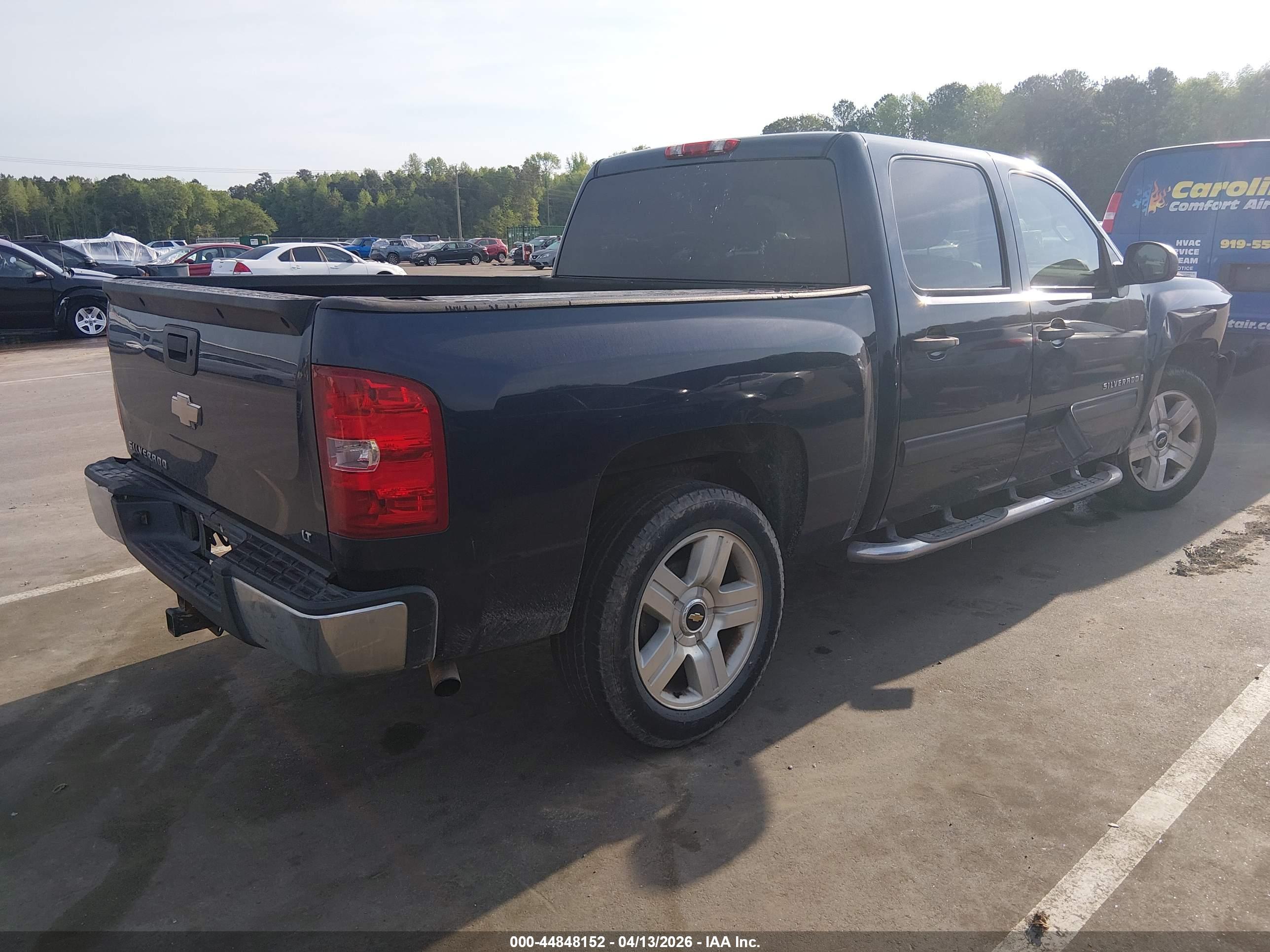 CHEVROLET SILVERADO image 4