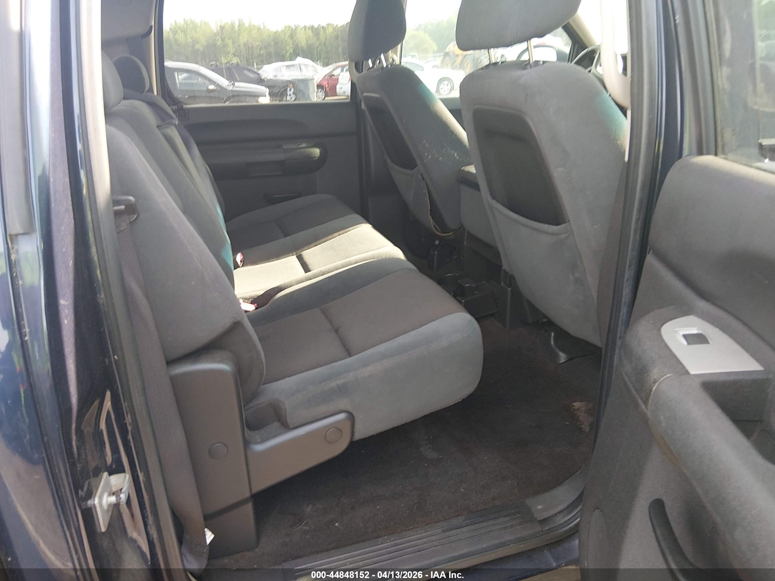 CHEVROLET SILVERADO image 8