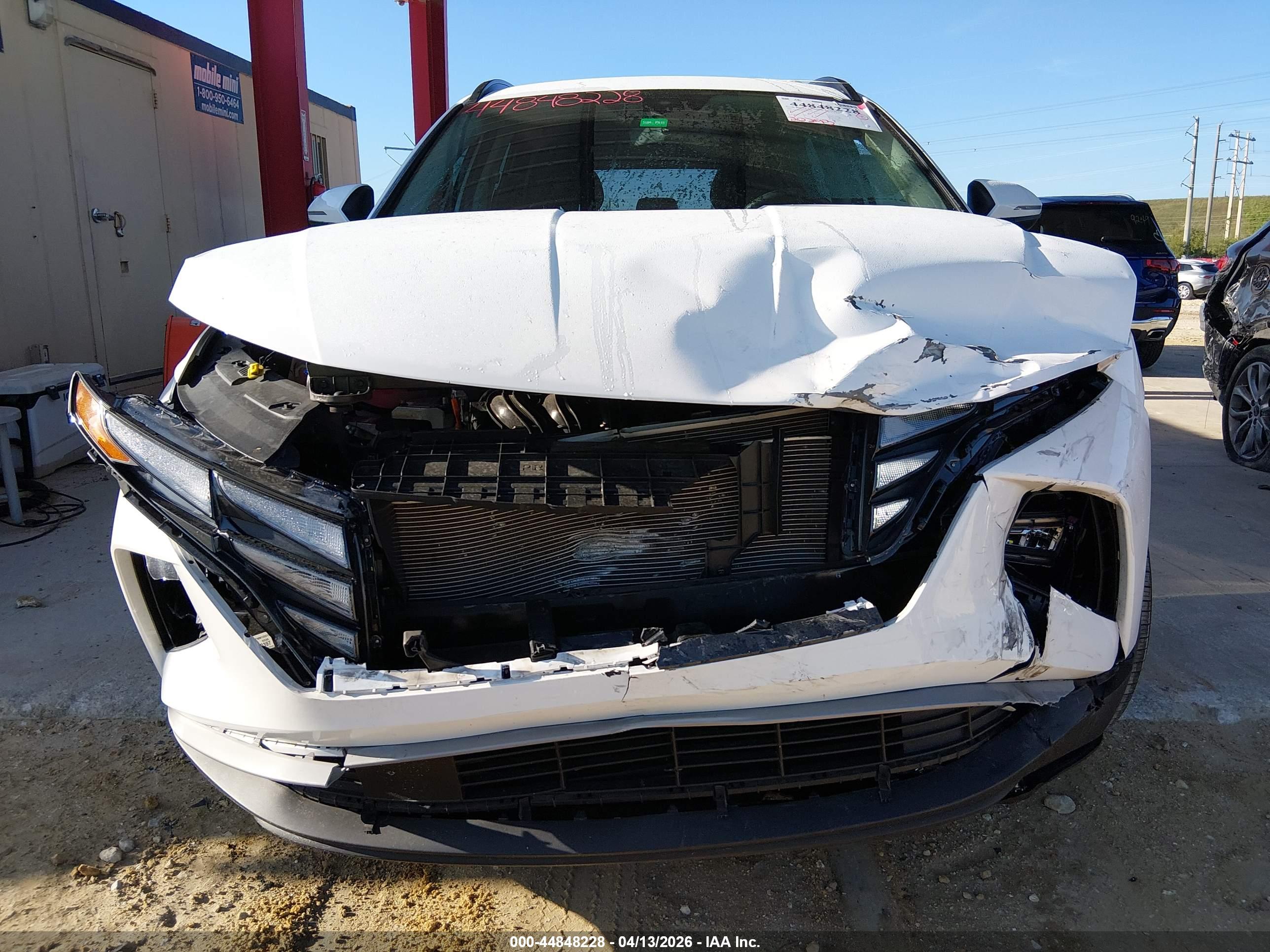 HYUNDAI TUCSON image 6