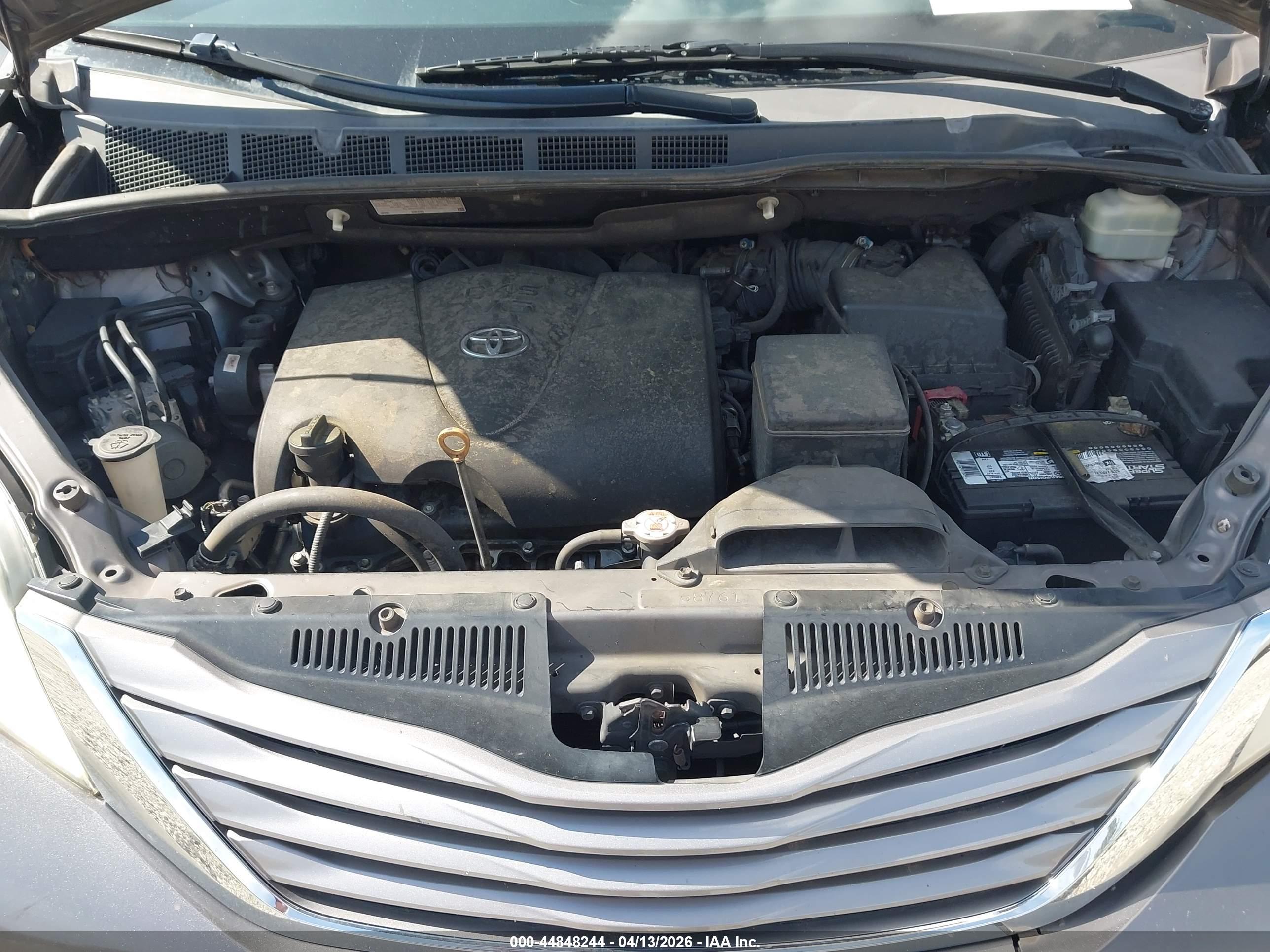 TOYOTA SIENNA image 10