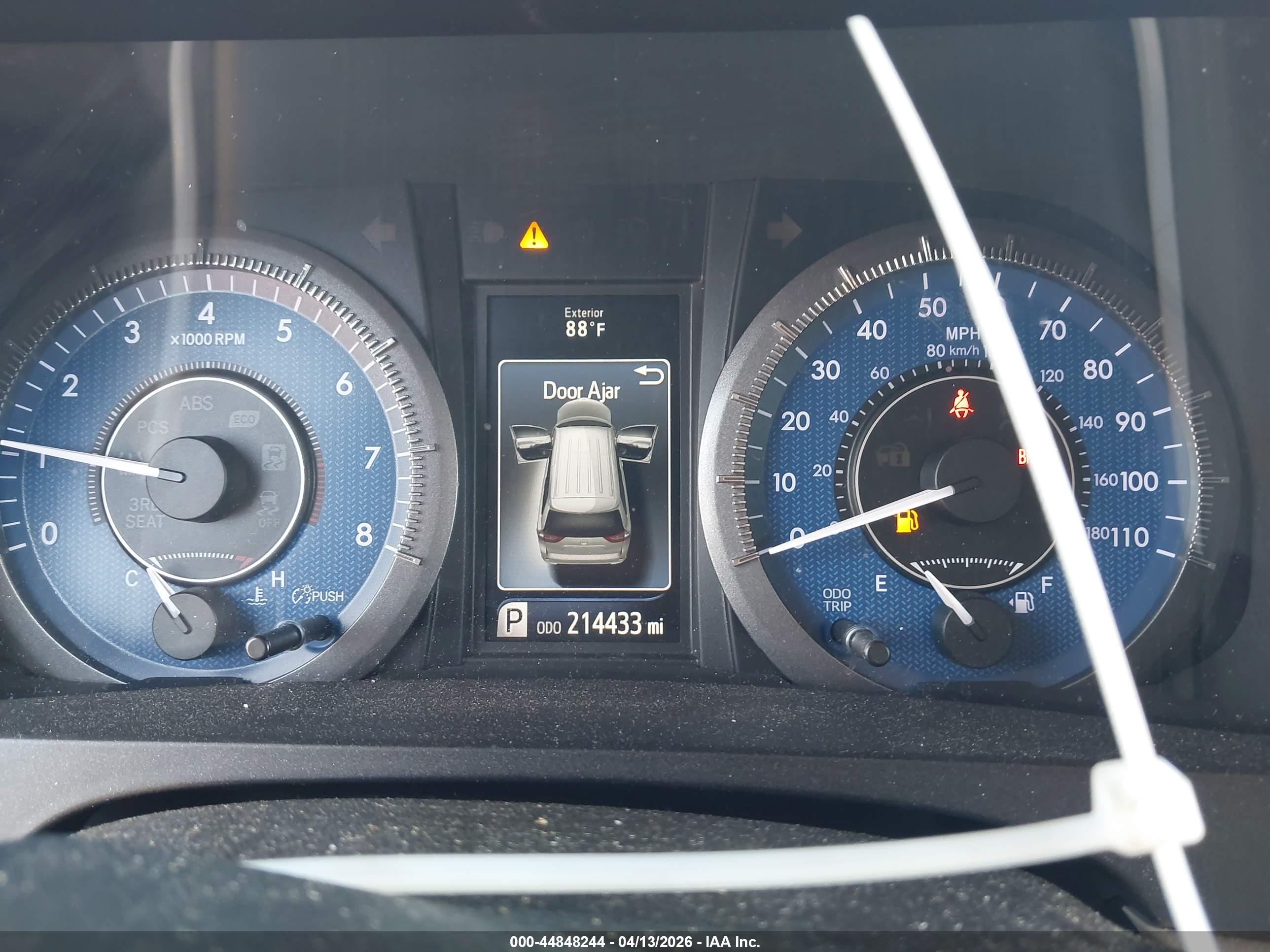 TOYOTA SIENNA image 7