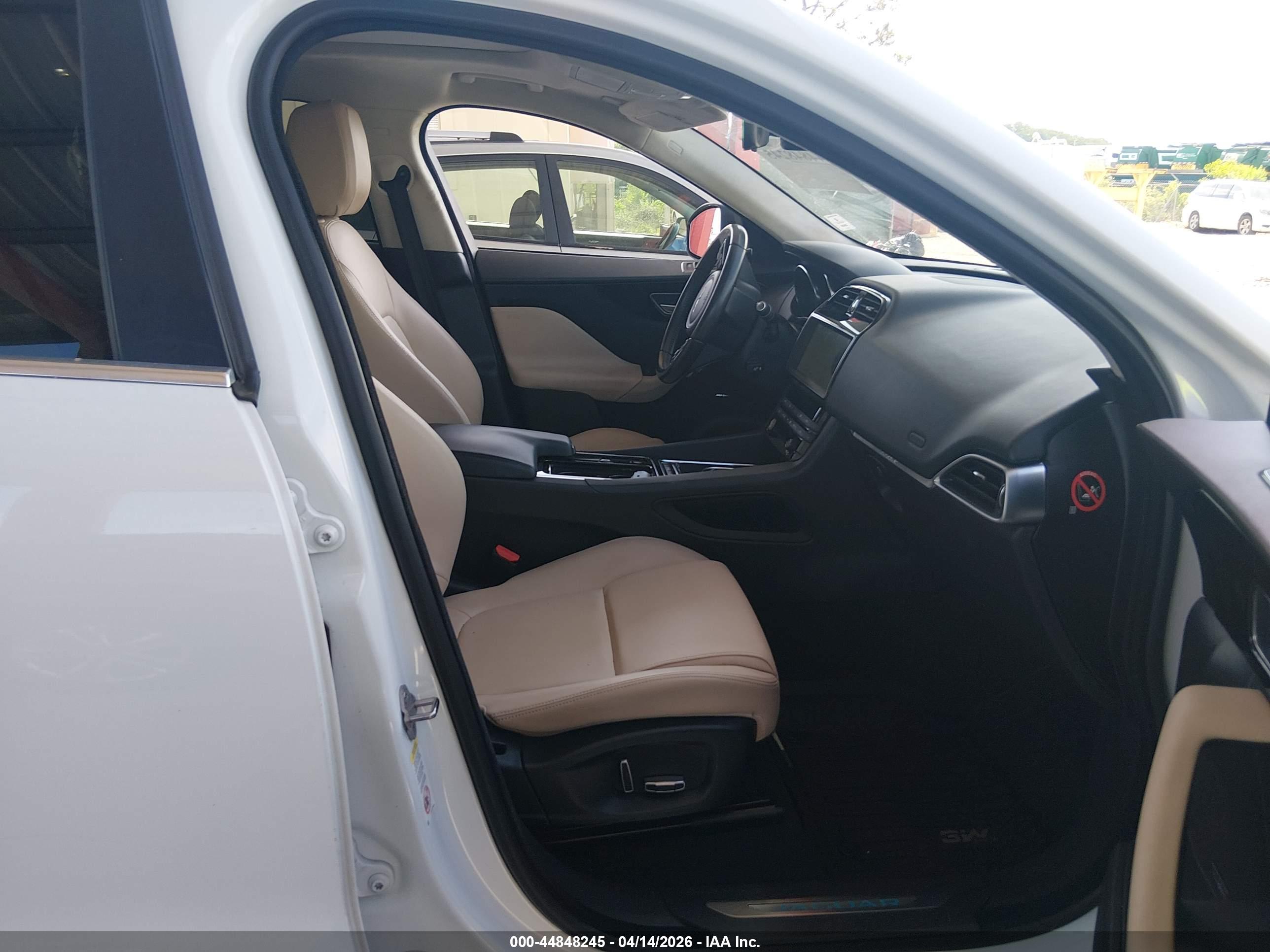 JAGUAR F-PACE image 5