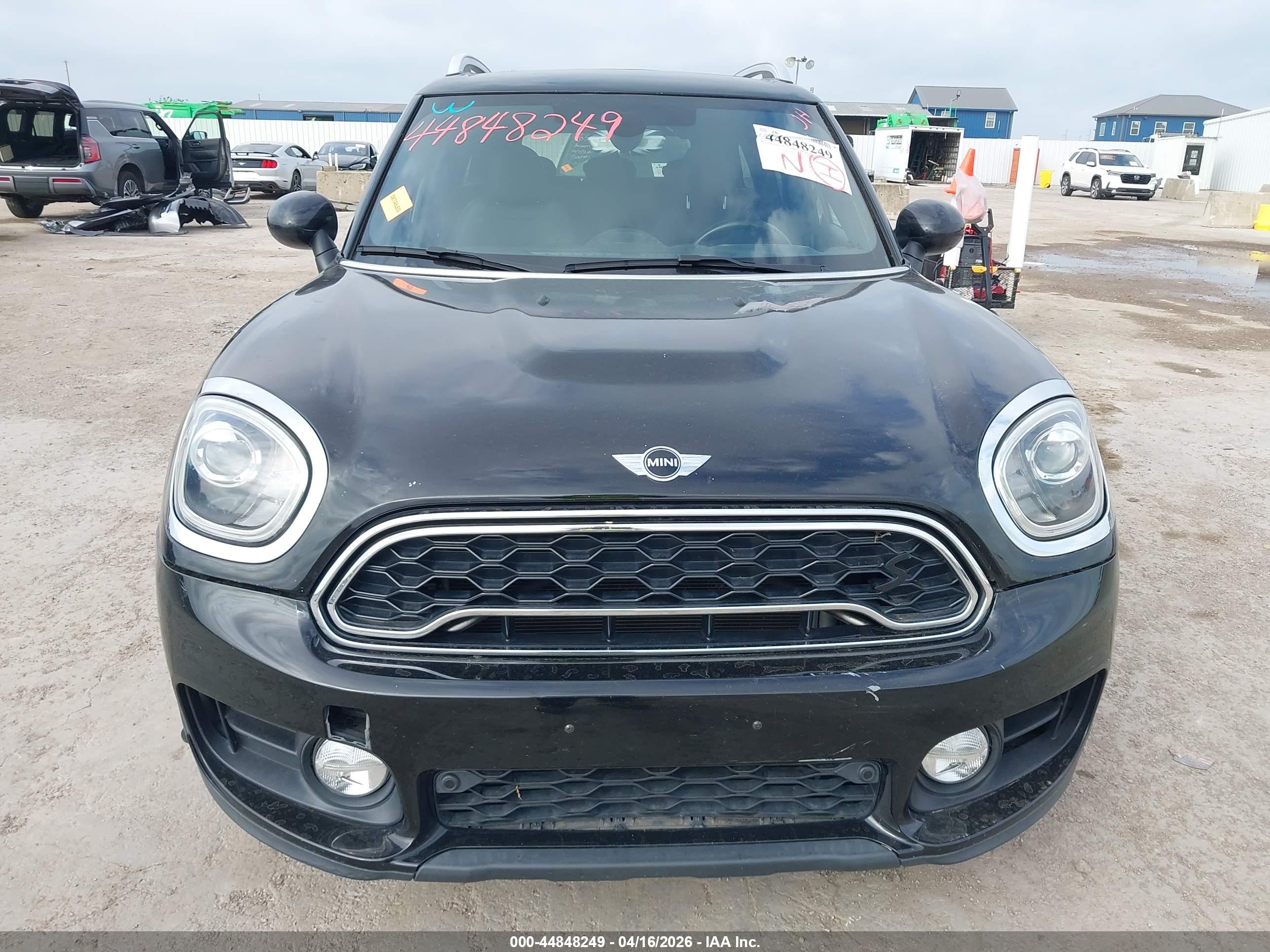 MINI COUNTRYMAN image 6