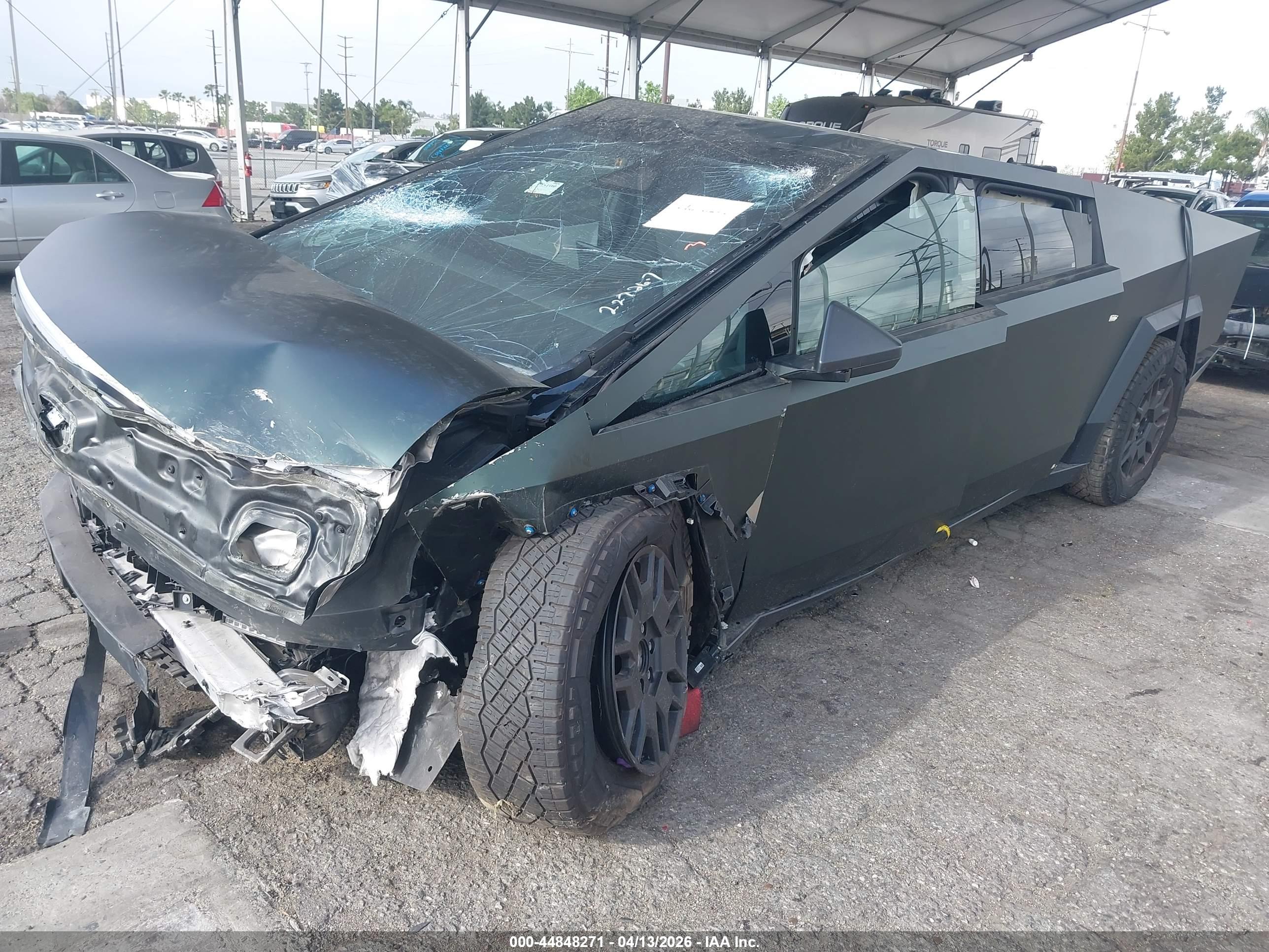 TESLA CYBERTRUCK image 2