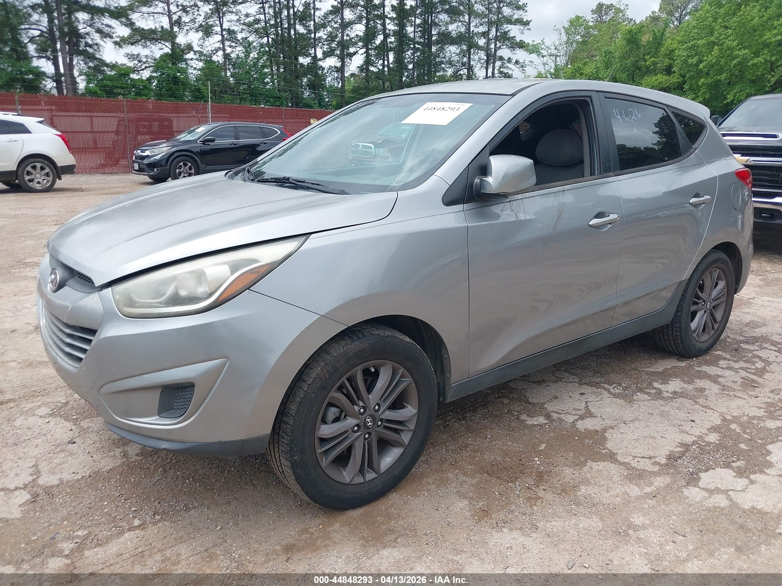 HYUNDAI TUCSON image 2