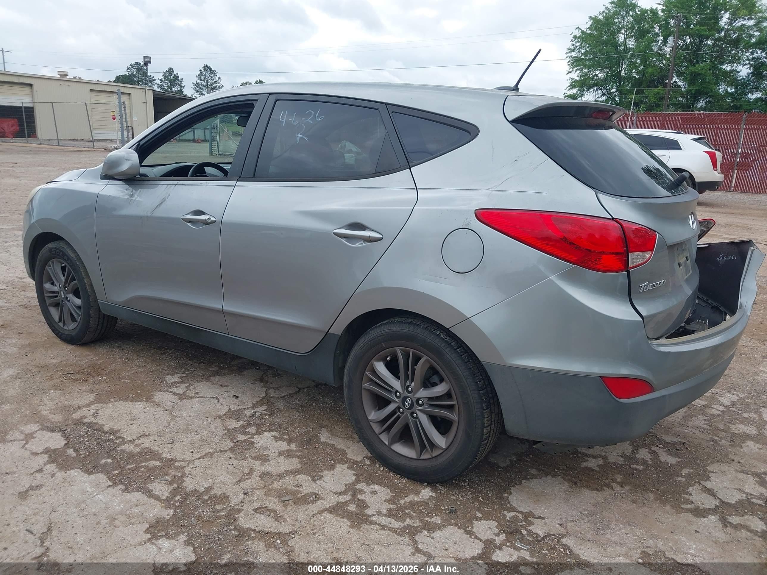 HYUNDAI TUCSON image 3