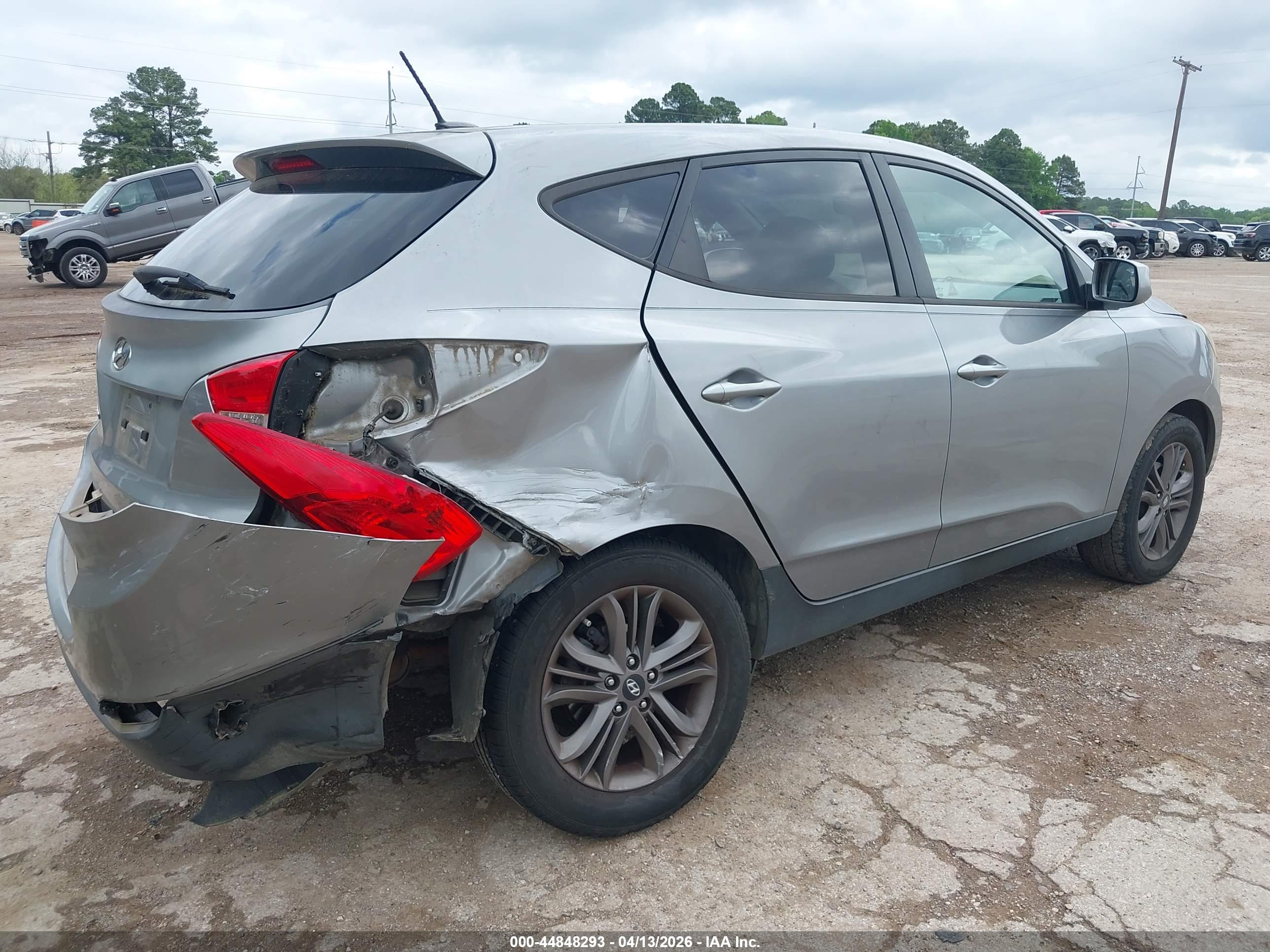 HYUNDAI TUCSON image 4
