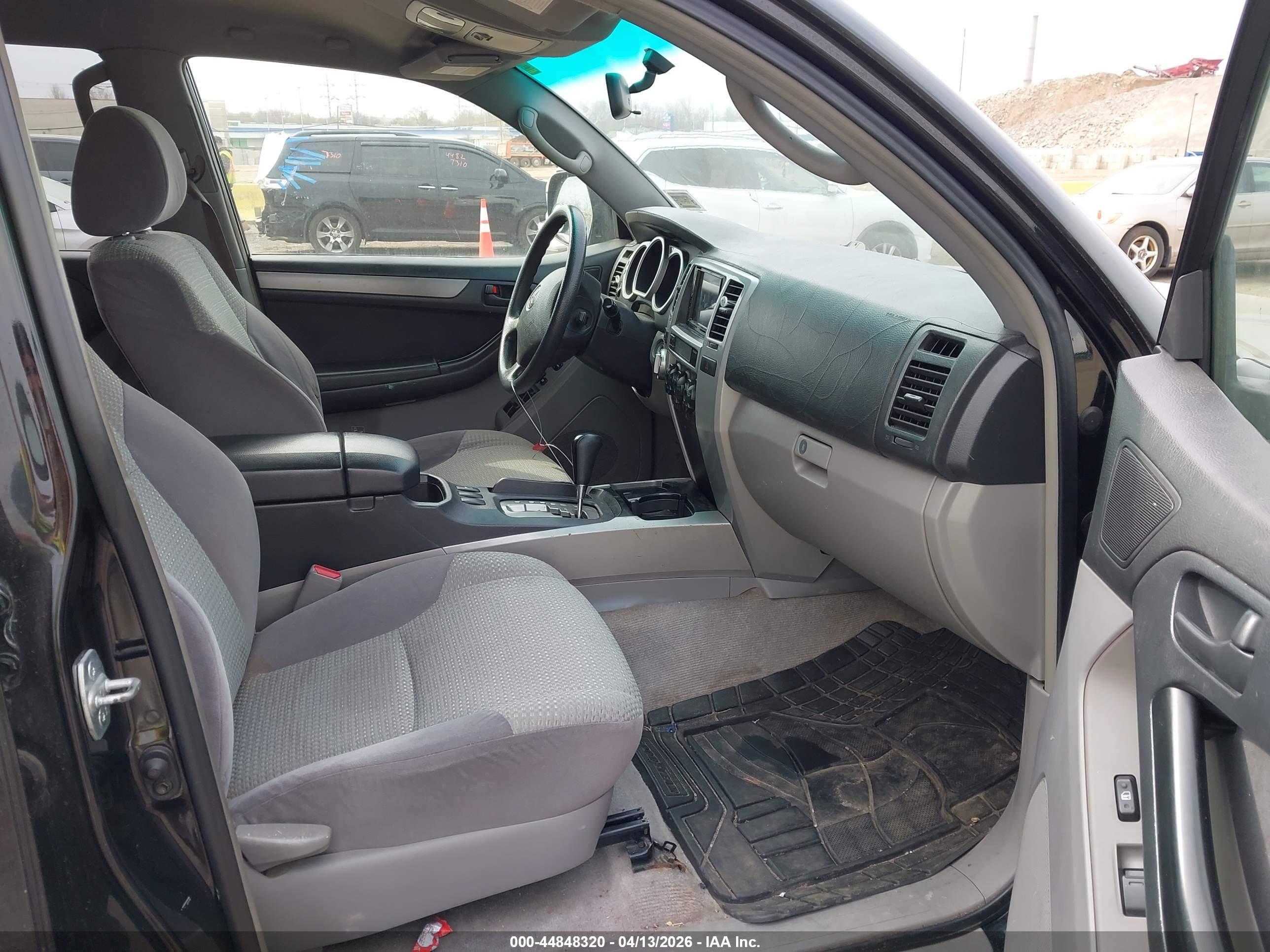 TOYOTA 4RUNNER image 5