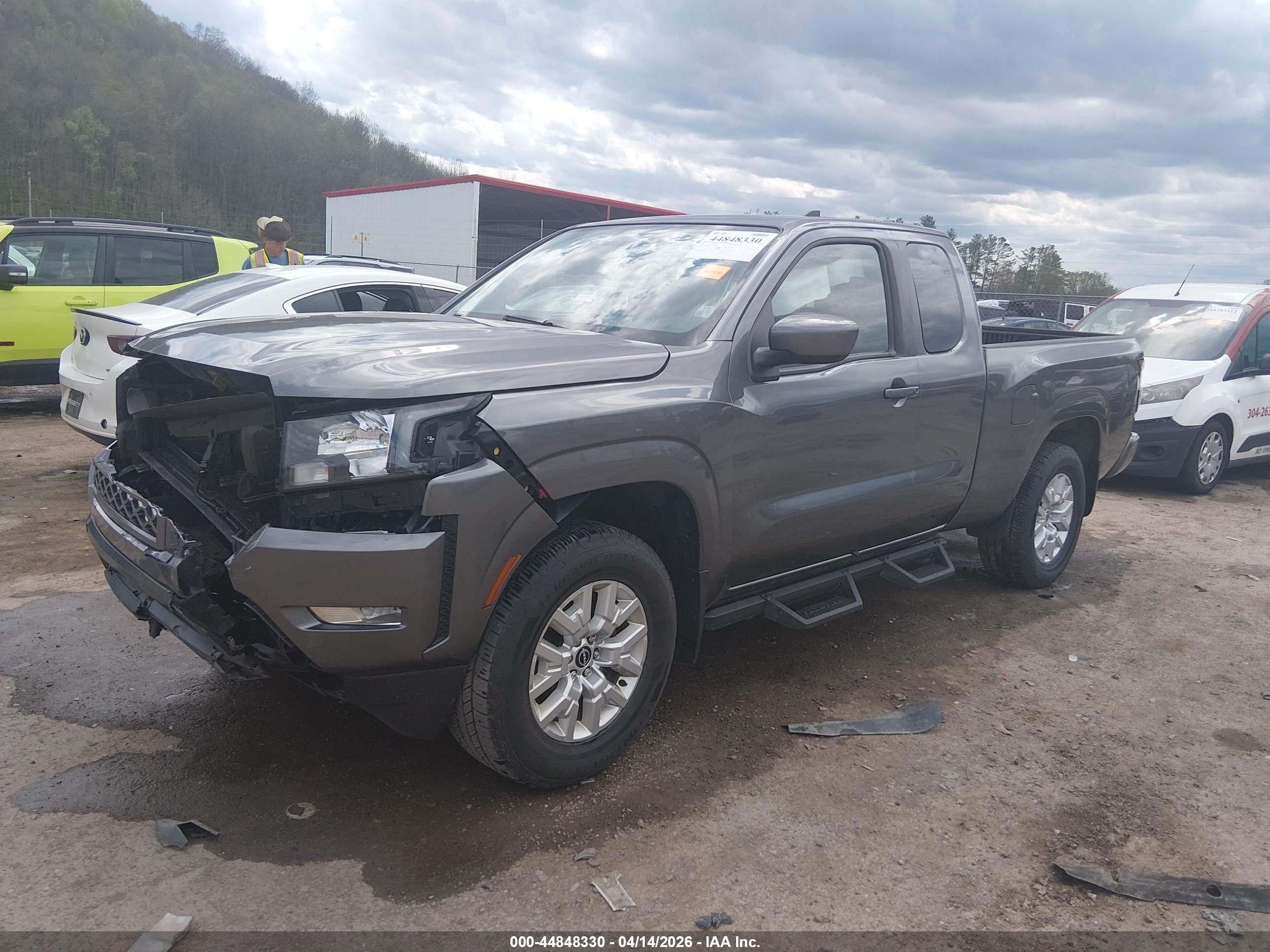 NISSAN FRONTIER image 2