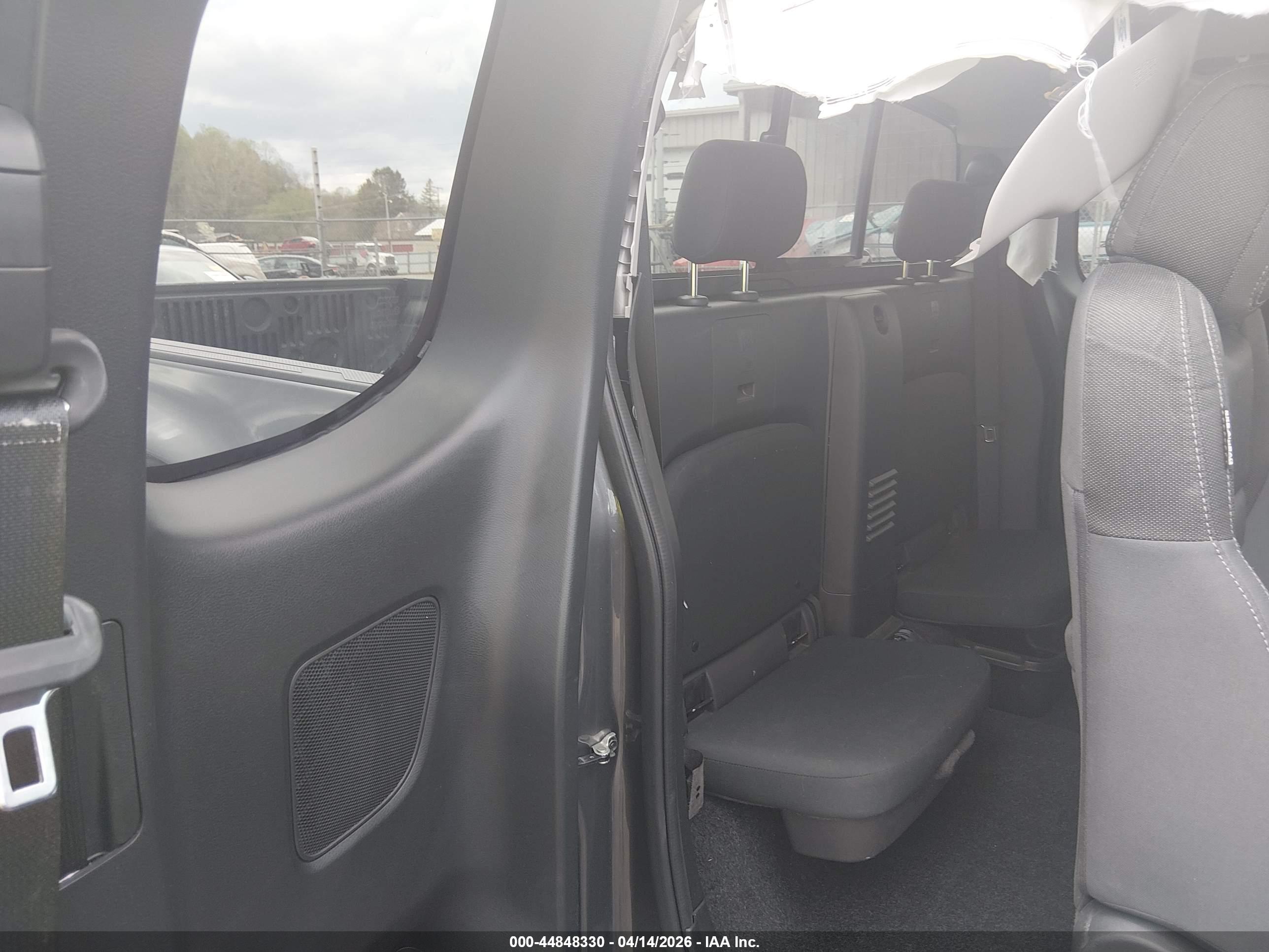 NISSAN FRONTIER image 8