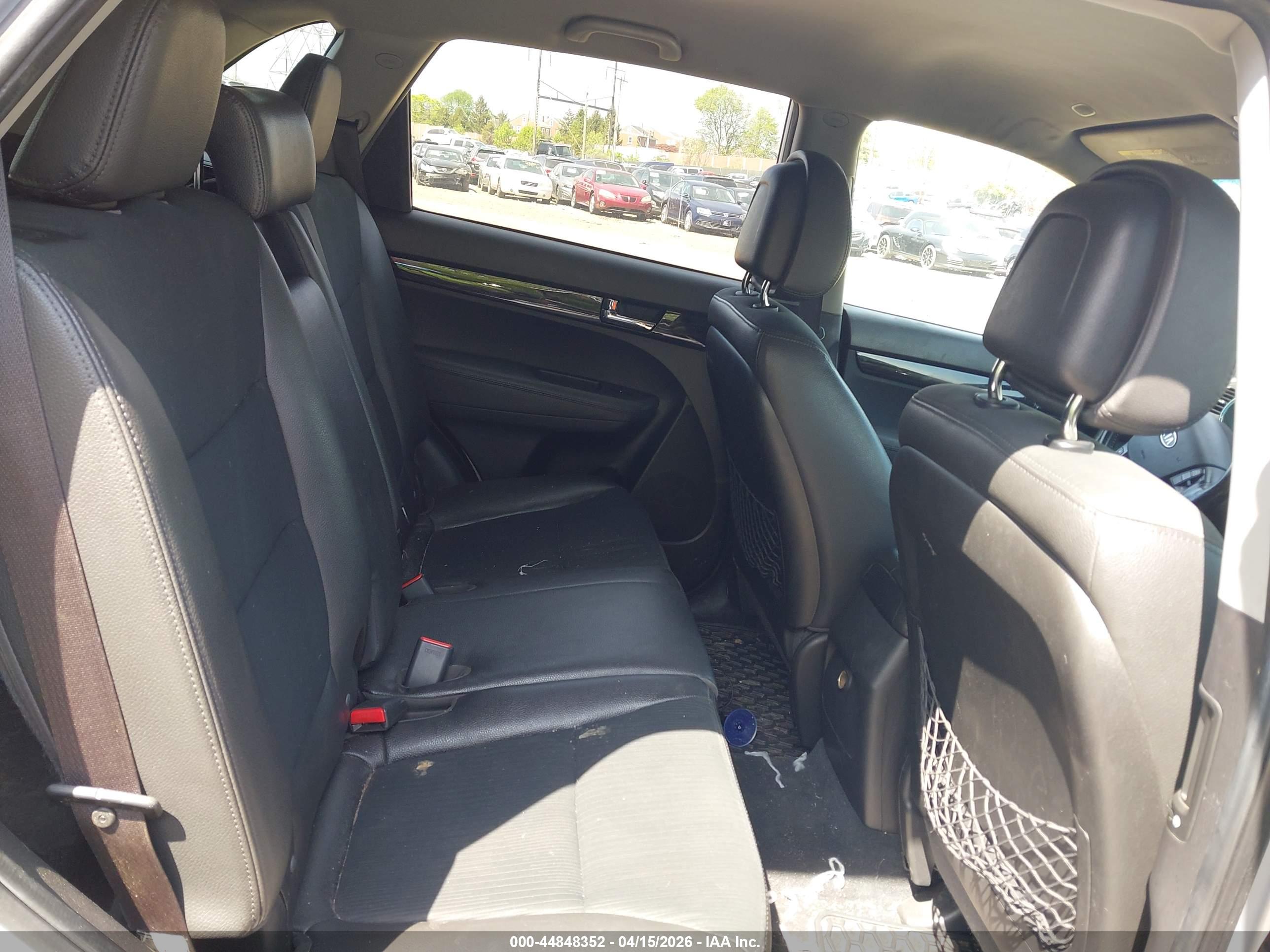 KIA SORENTO image 8