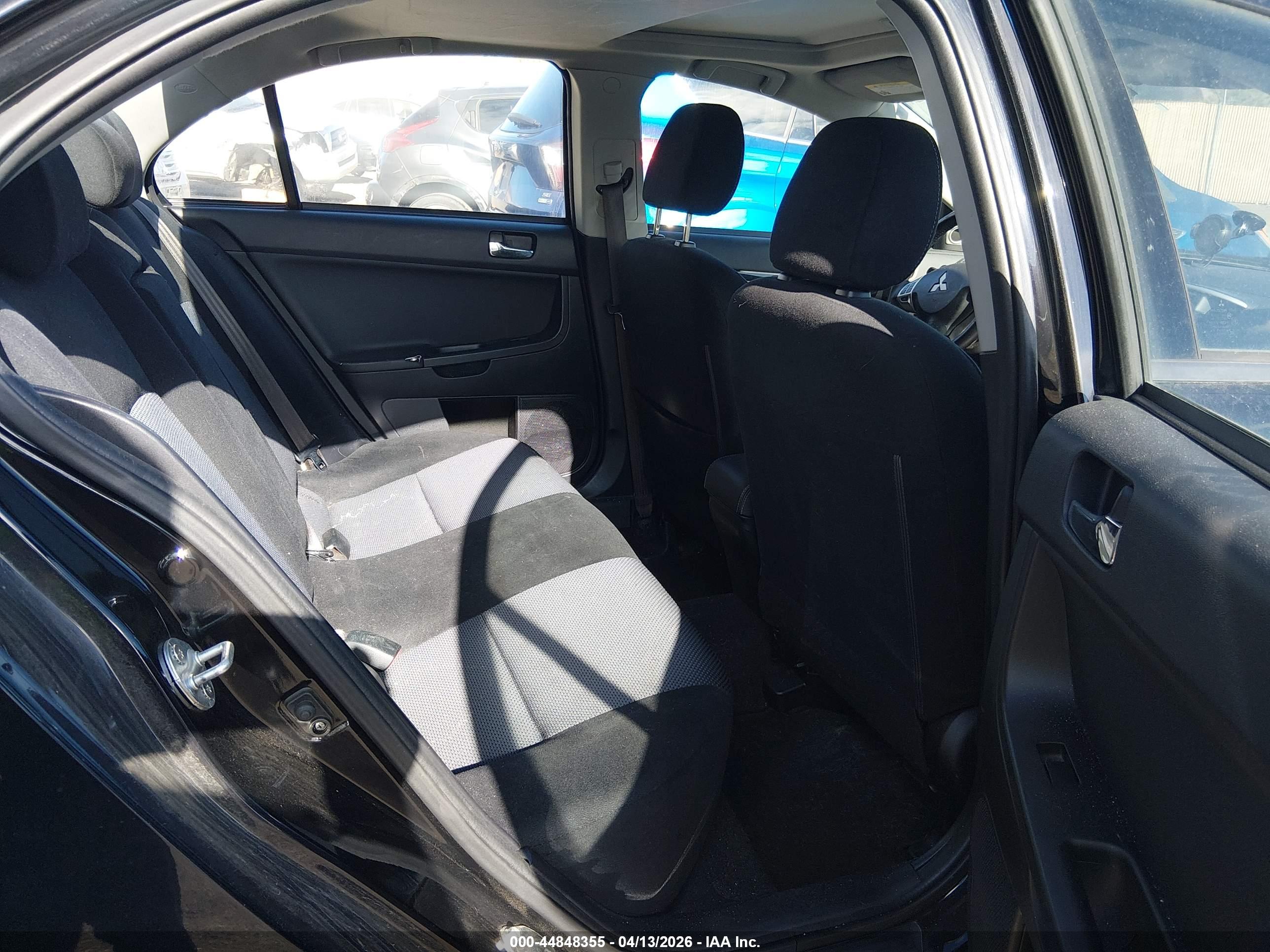 MITSUBISHI LANCER image 8