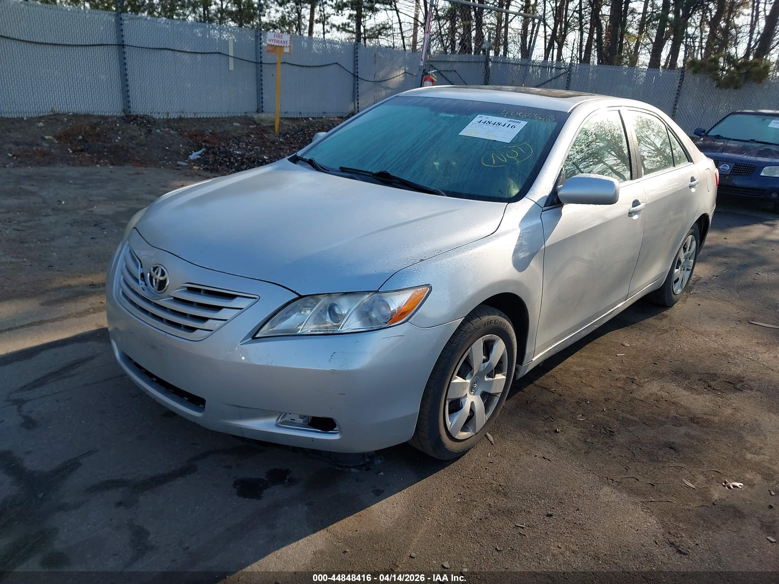 TOYOTA CAMRY image 2