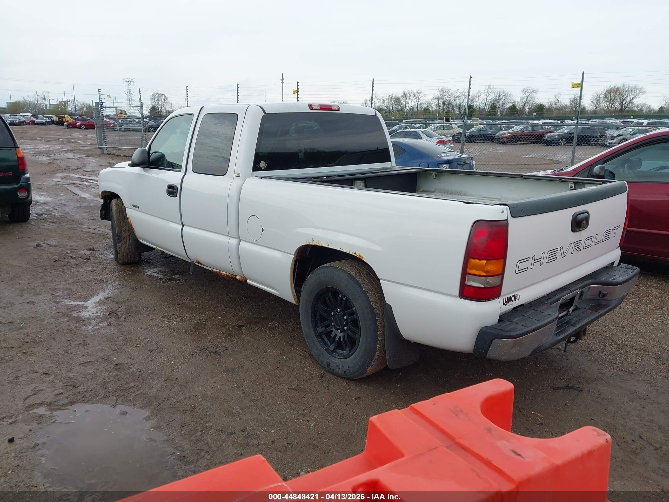 CHEVROLET SILVERADO image 3