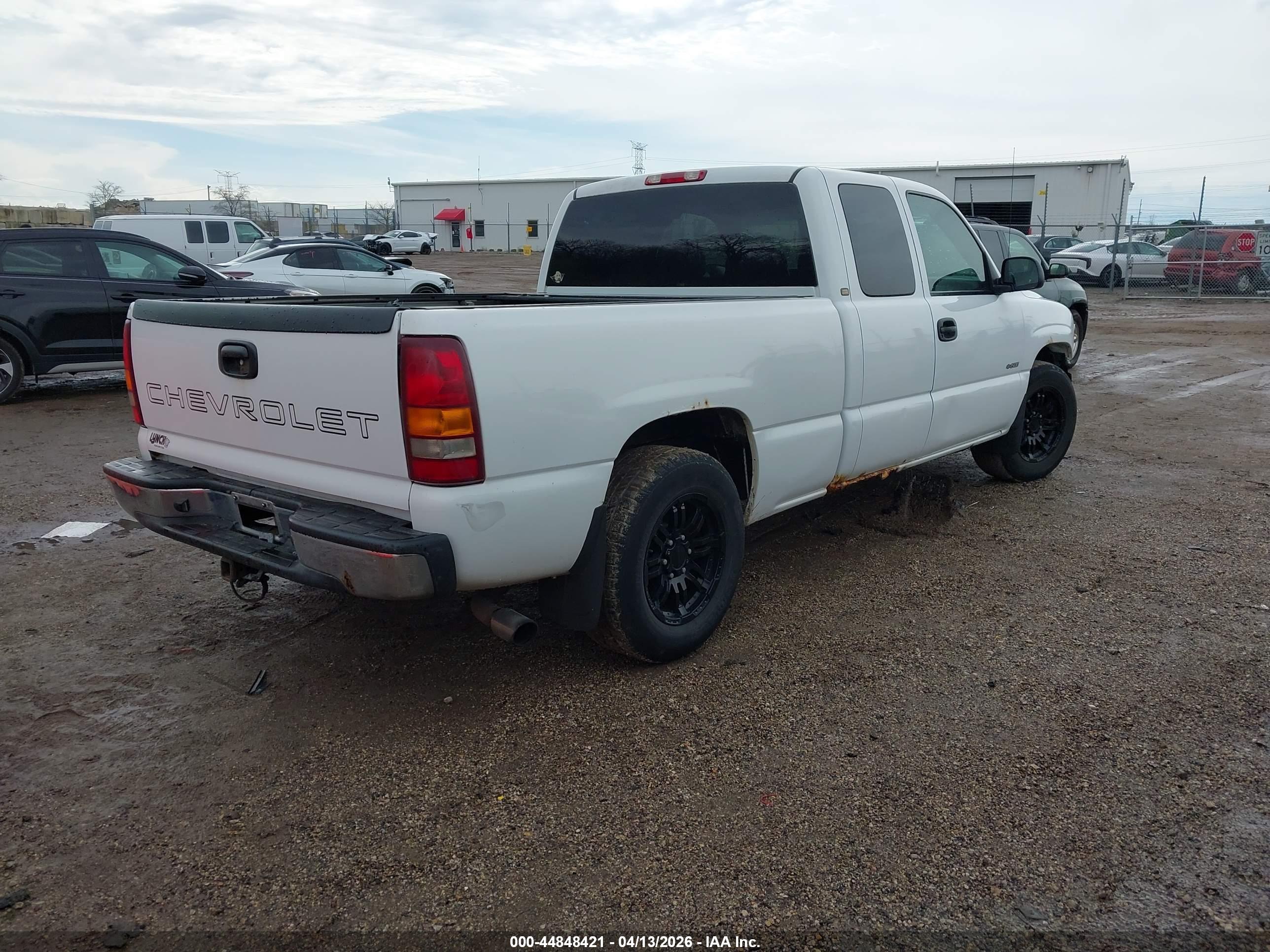 CHEVROLET SILVERADO image 4