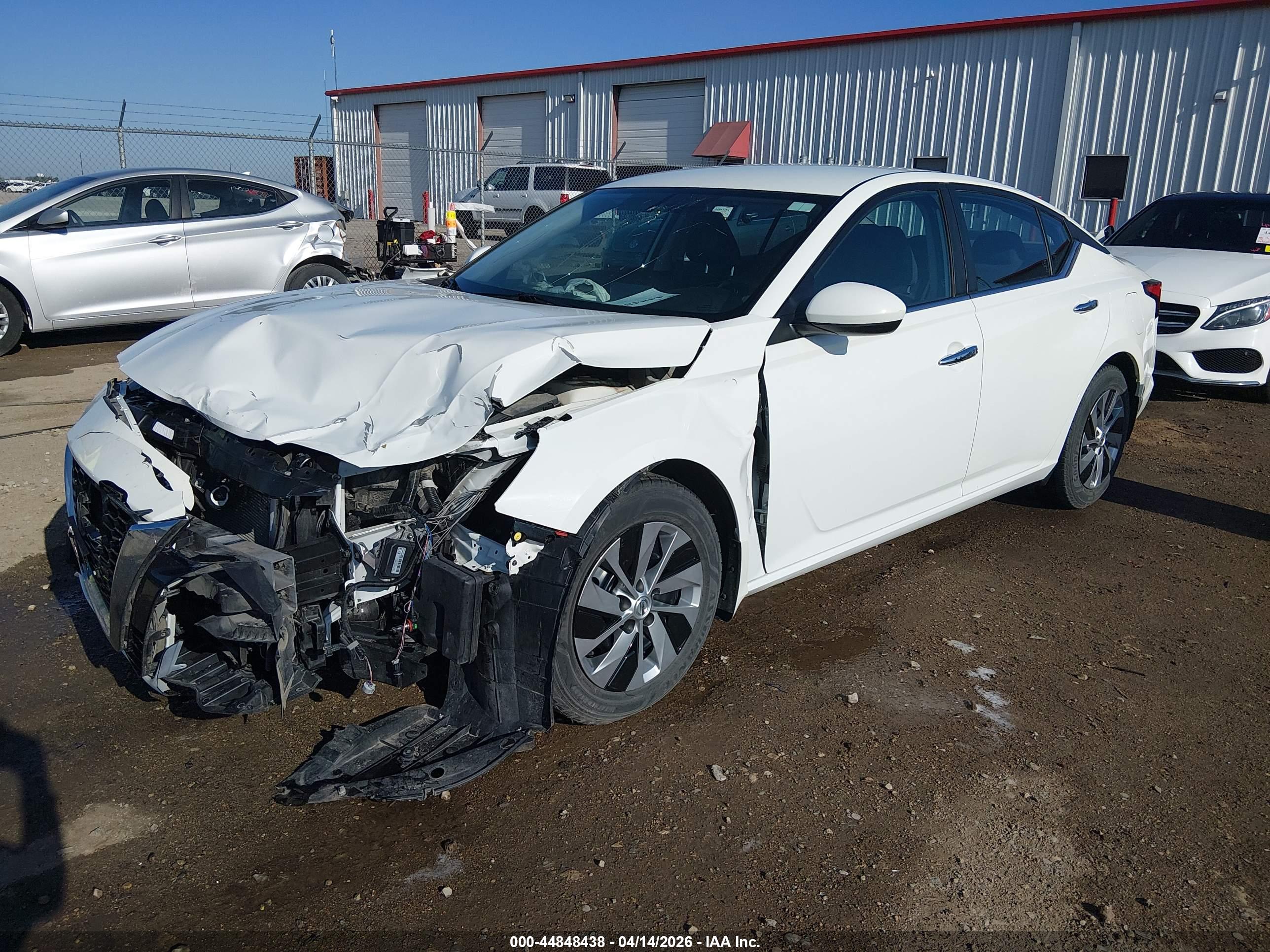 NISSAN ALTIMA image 2