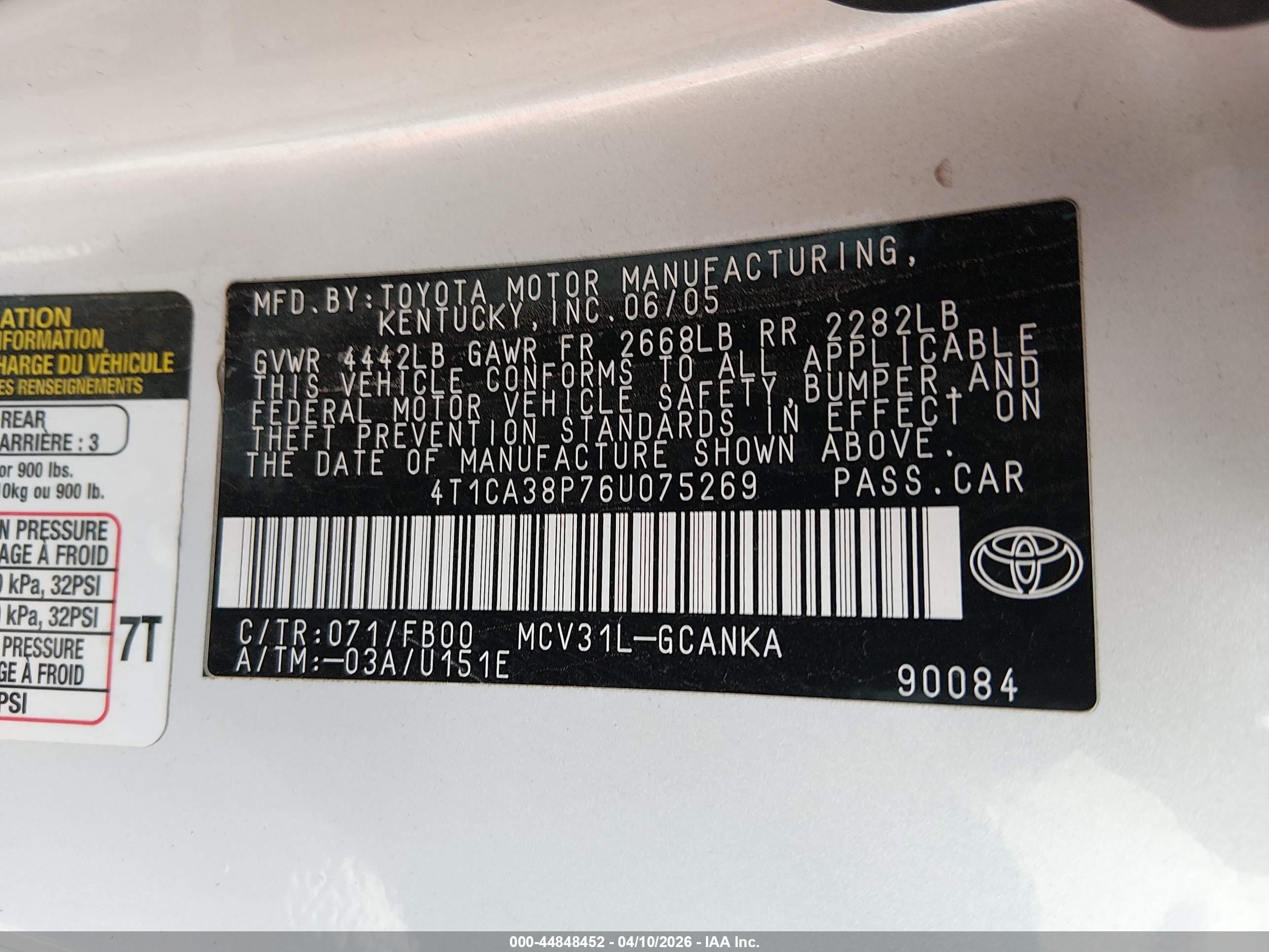 TOYOTA CAMRY image 9