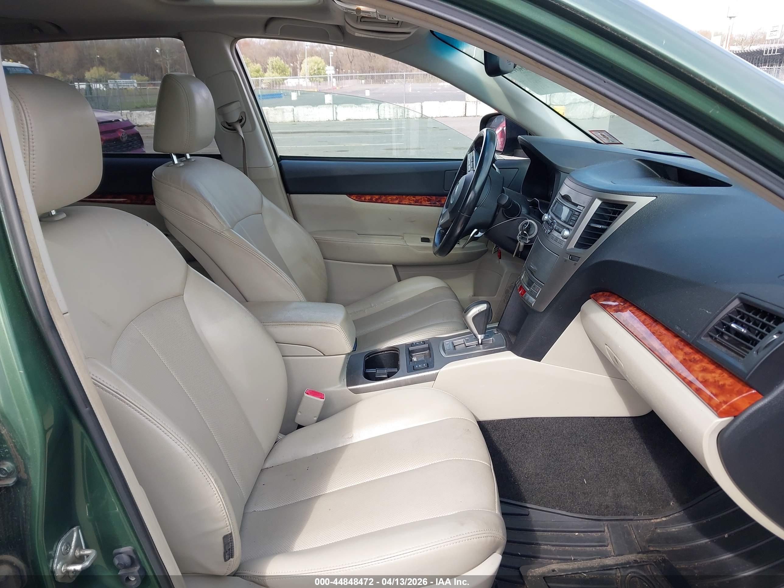 SUBARU OUTBACK image 5