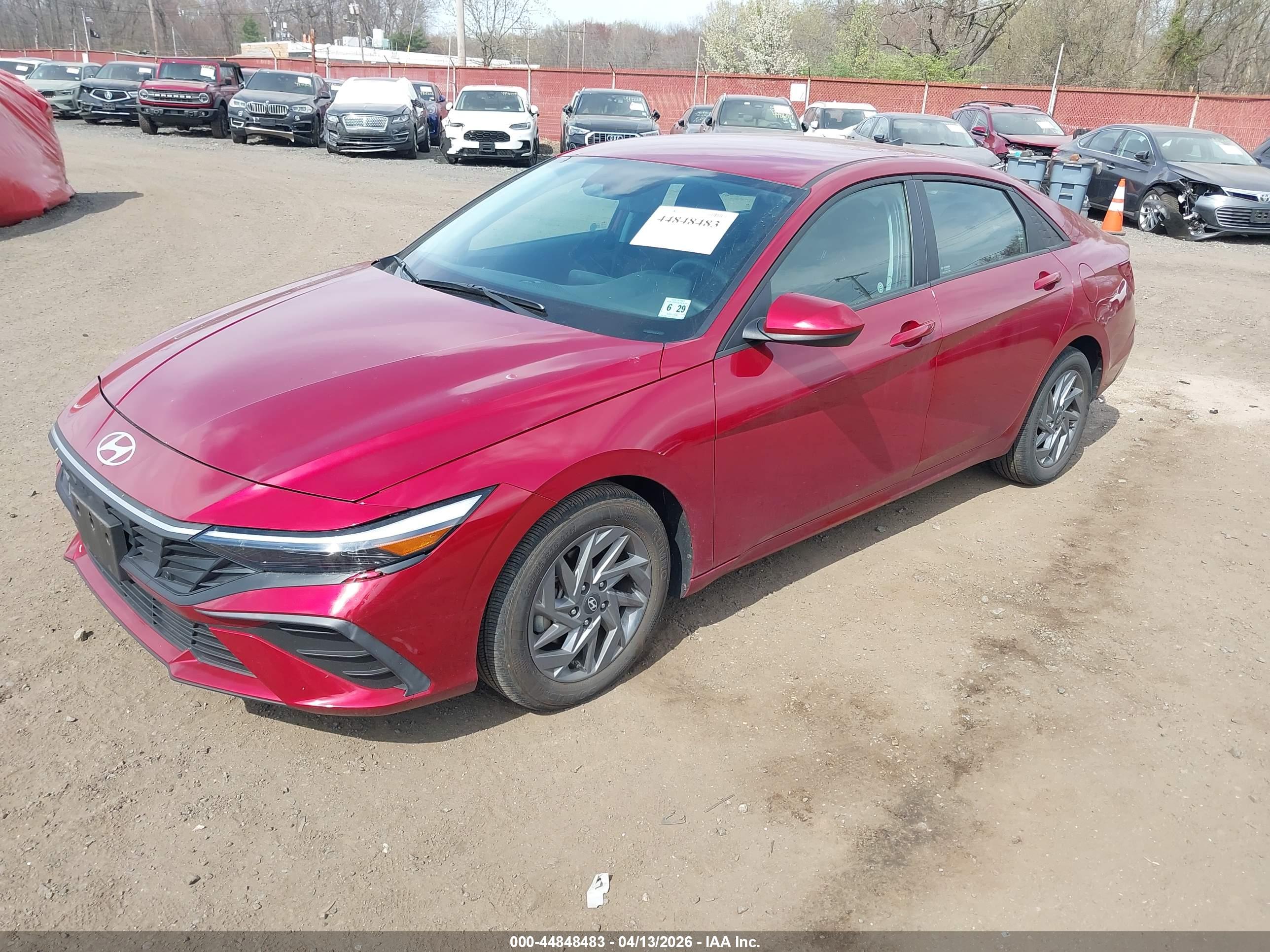 HYUNDAI ELANTRA image 2