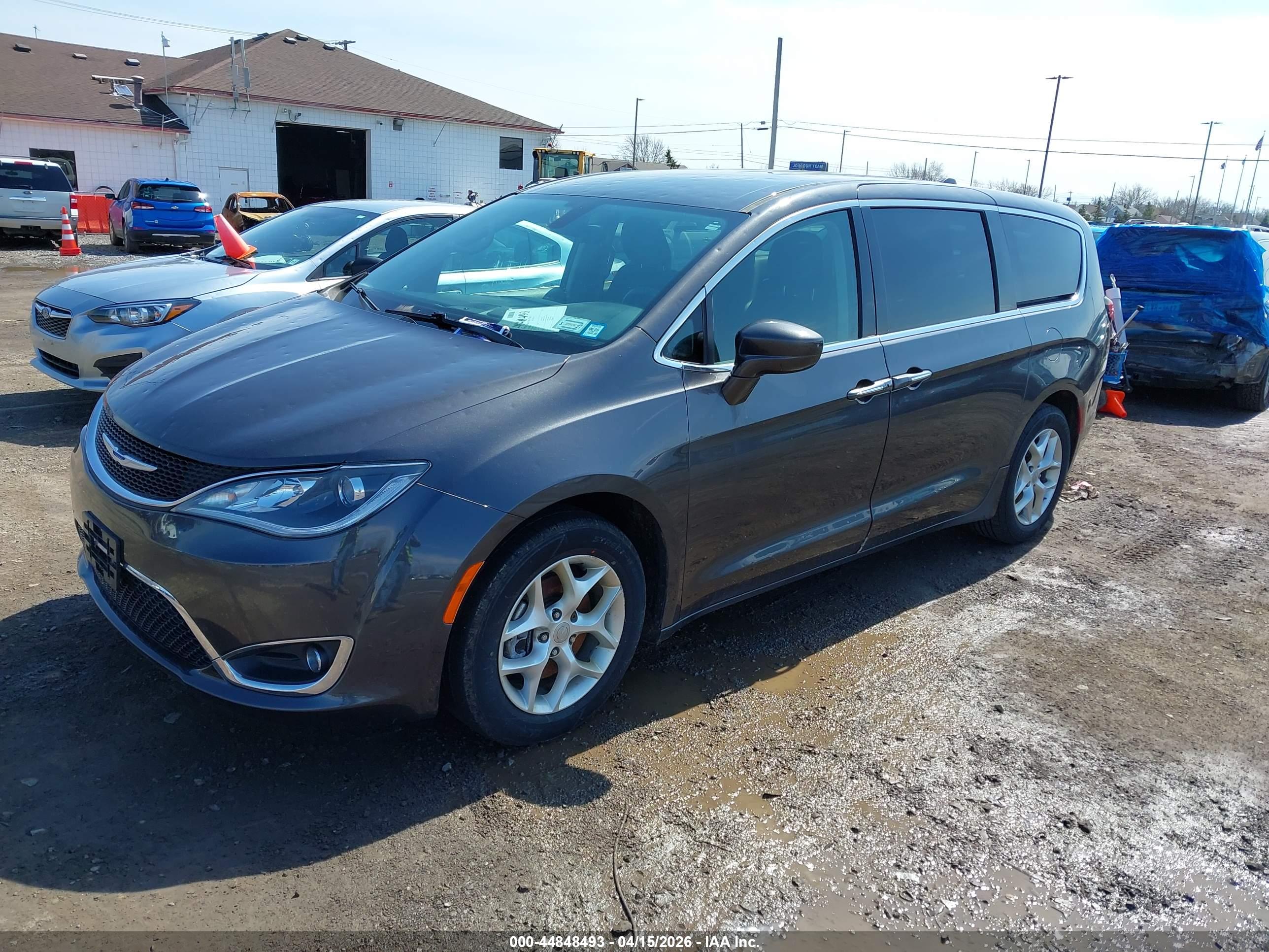 CHRYSLER PACIFICA image 2