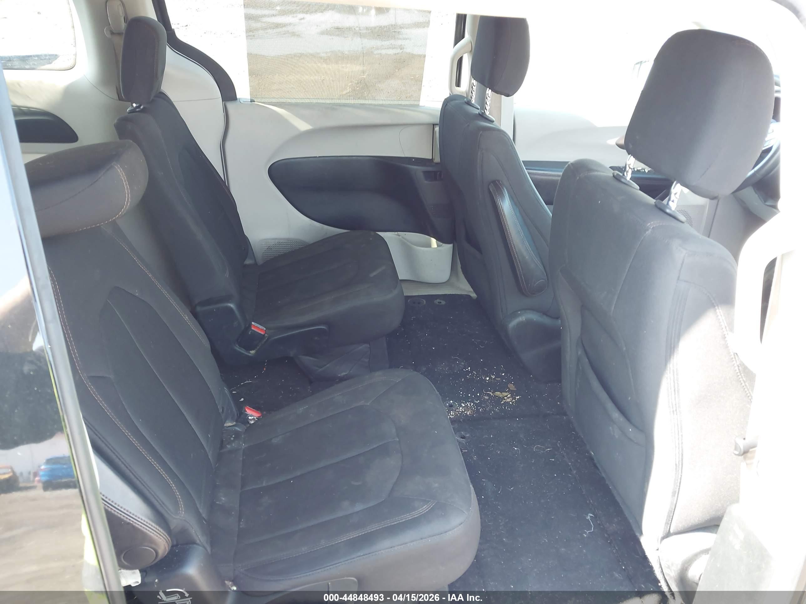 CHRYSLER PACIFICA image 8