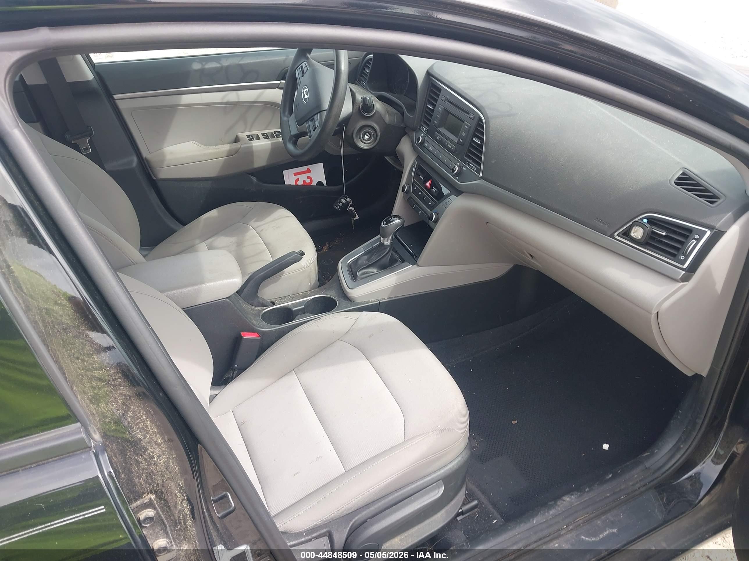 HYUNDAI ELANTRA image 5