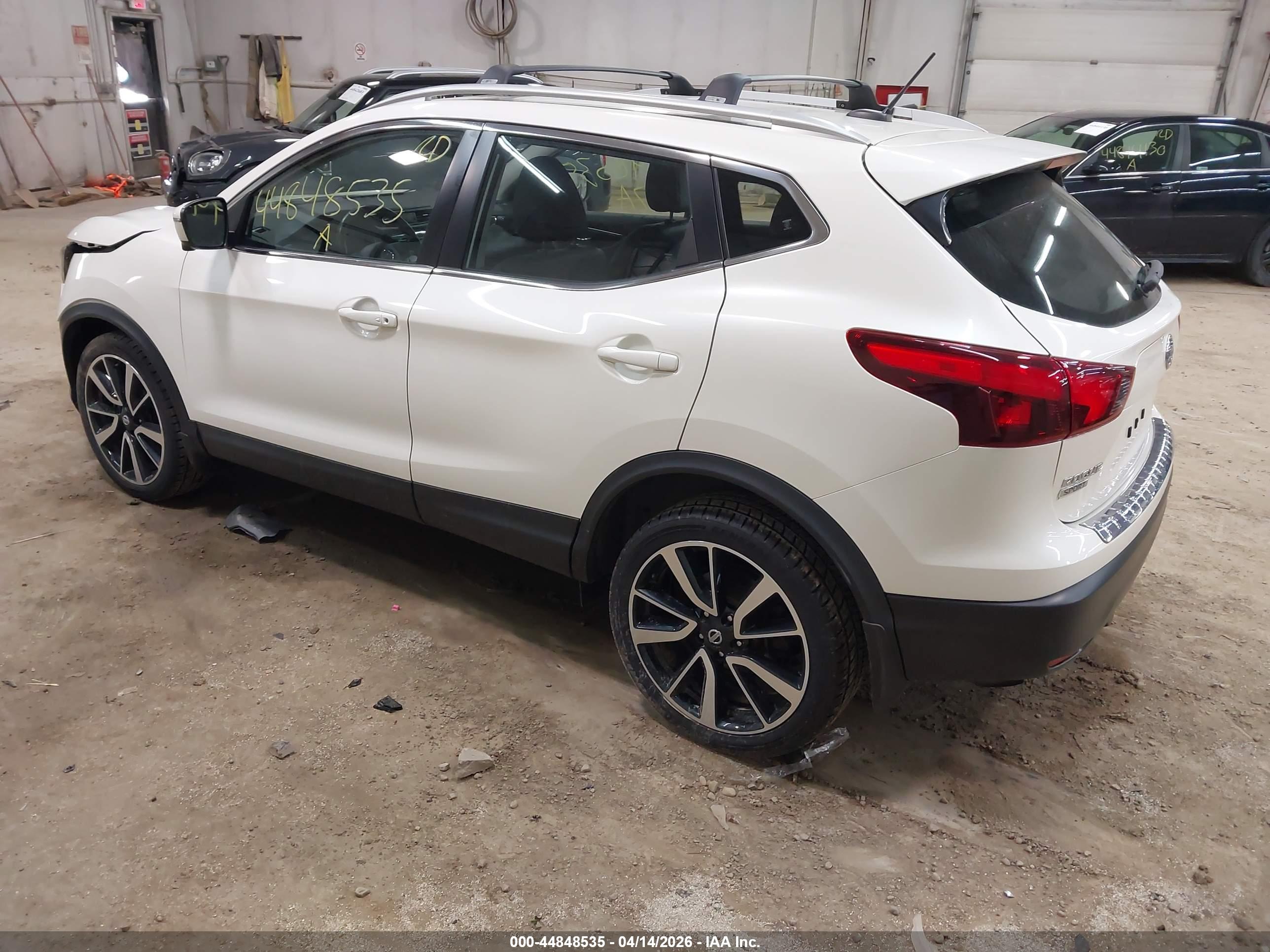 NISSAN ROGUE image 3