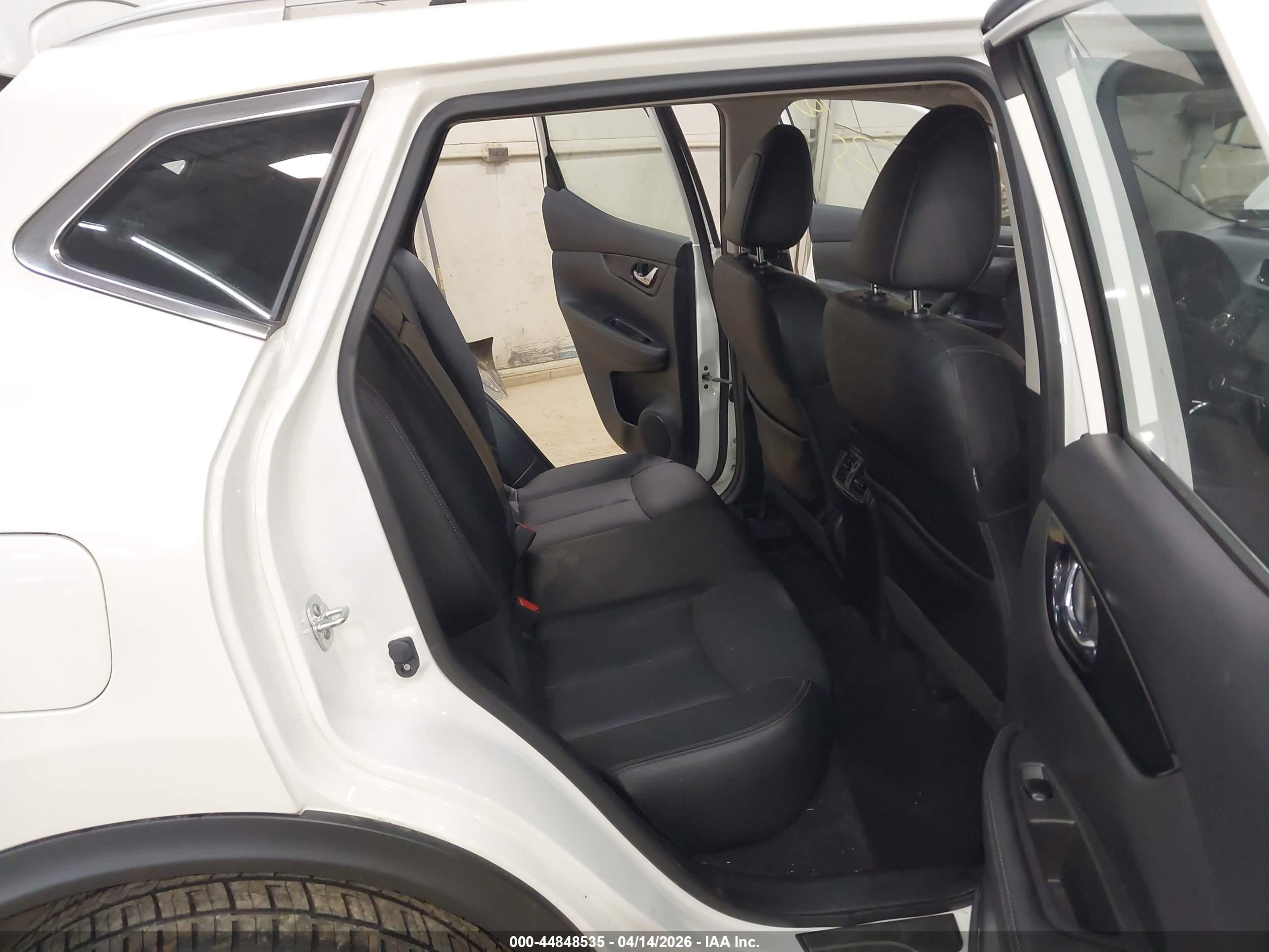 NISSAN ROGUE image 8