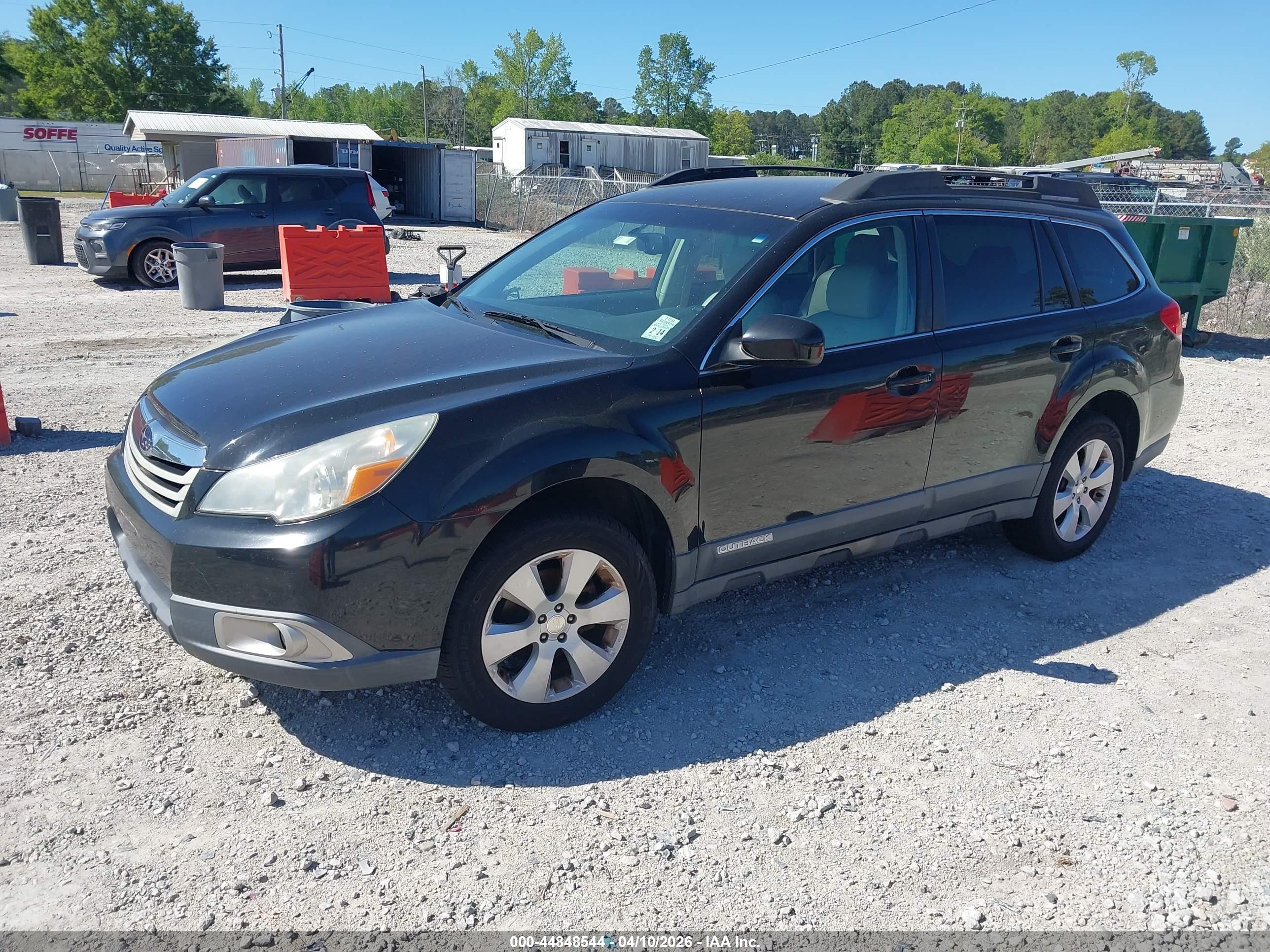 SUBARU OUTBACK image 2