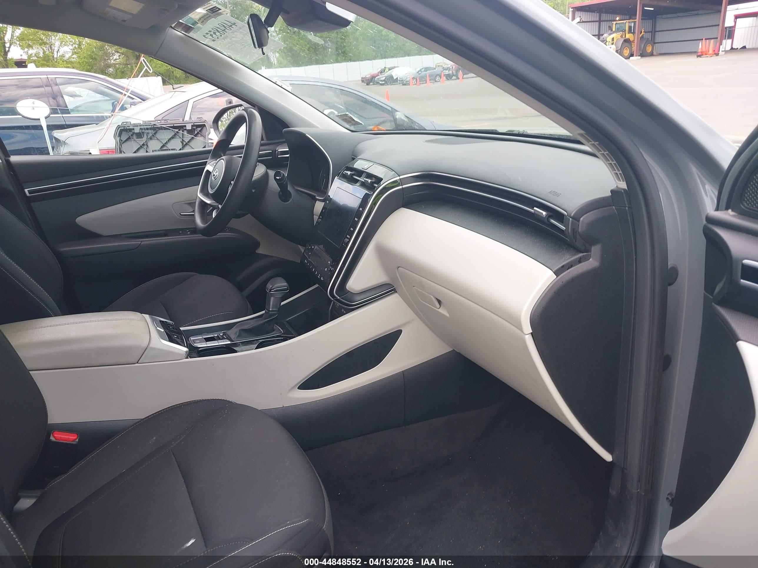 HYUNDAI TUCSON image 5