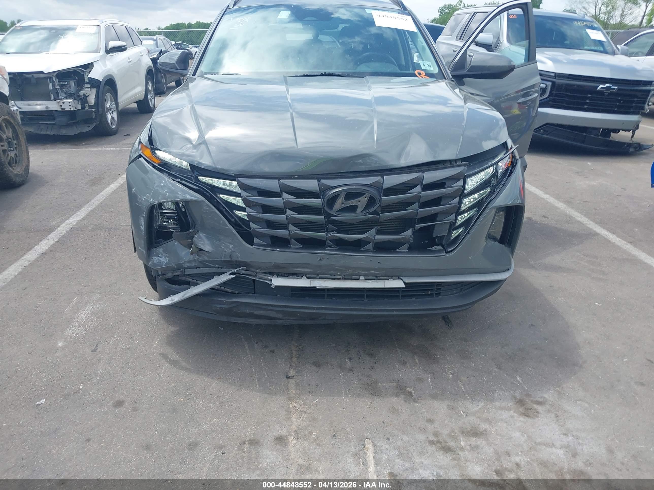 HYUNDAI TUCSON image 6