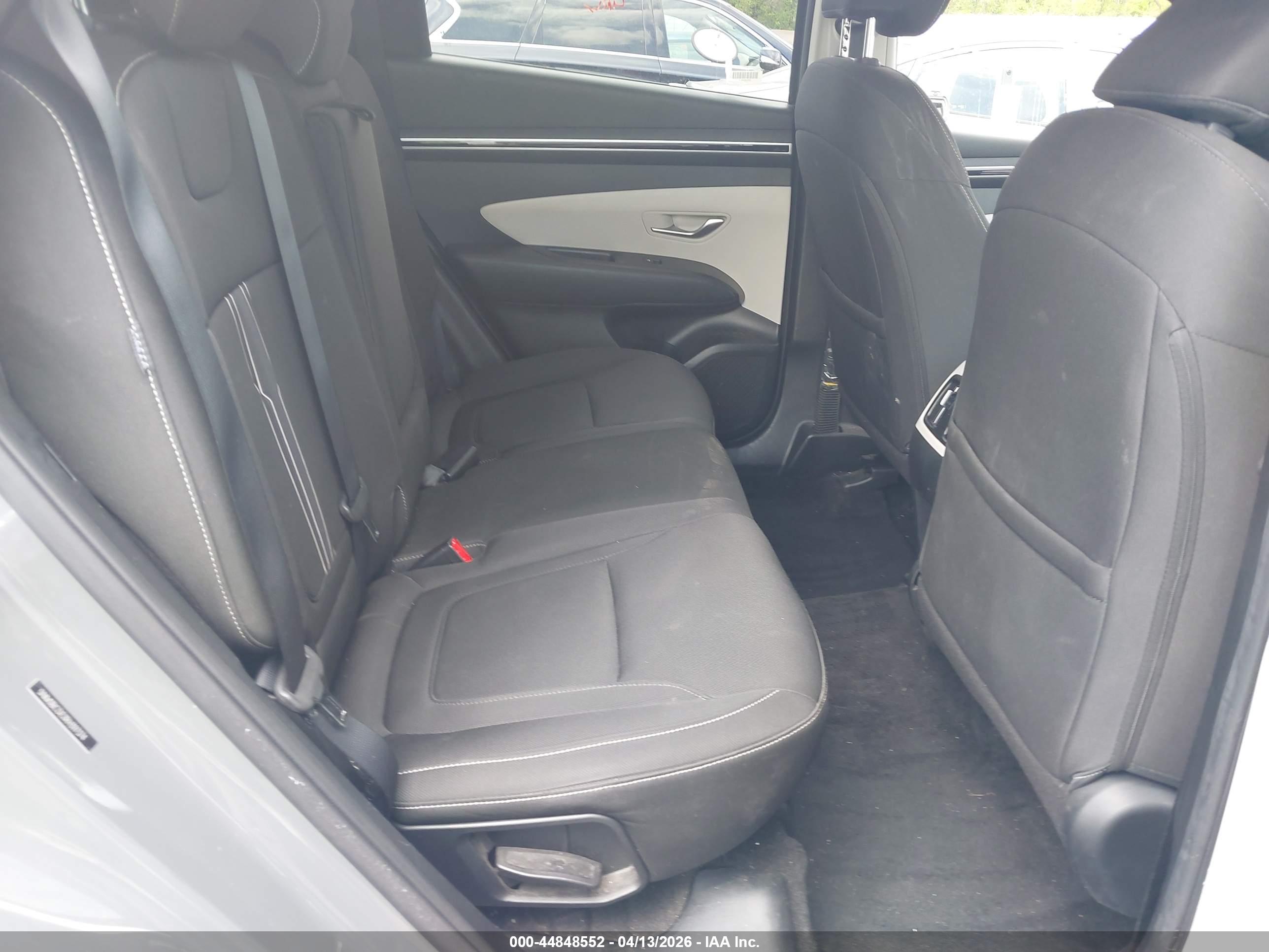 HYUNDAI TUCSON image 8