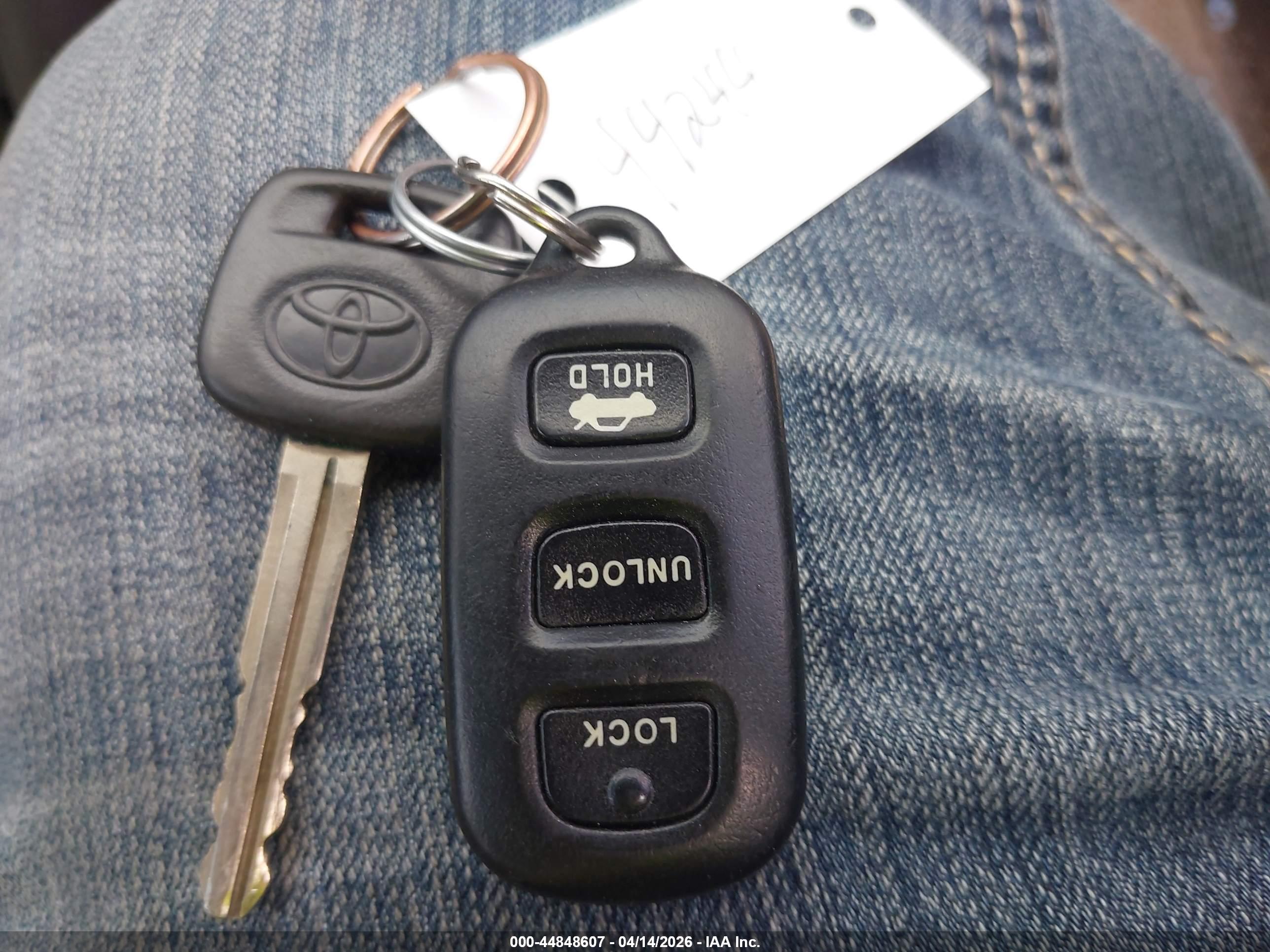 TOYOTA CAMRY image 11
