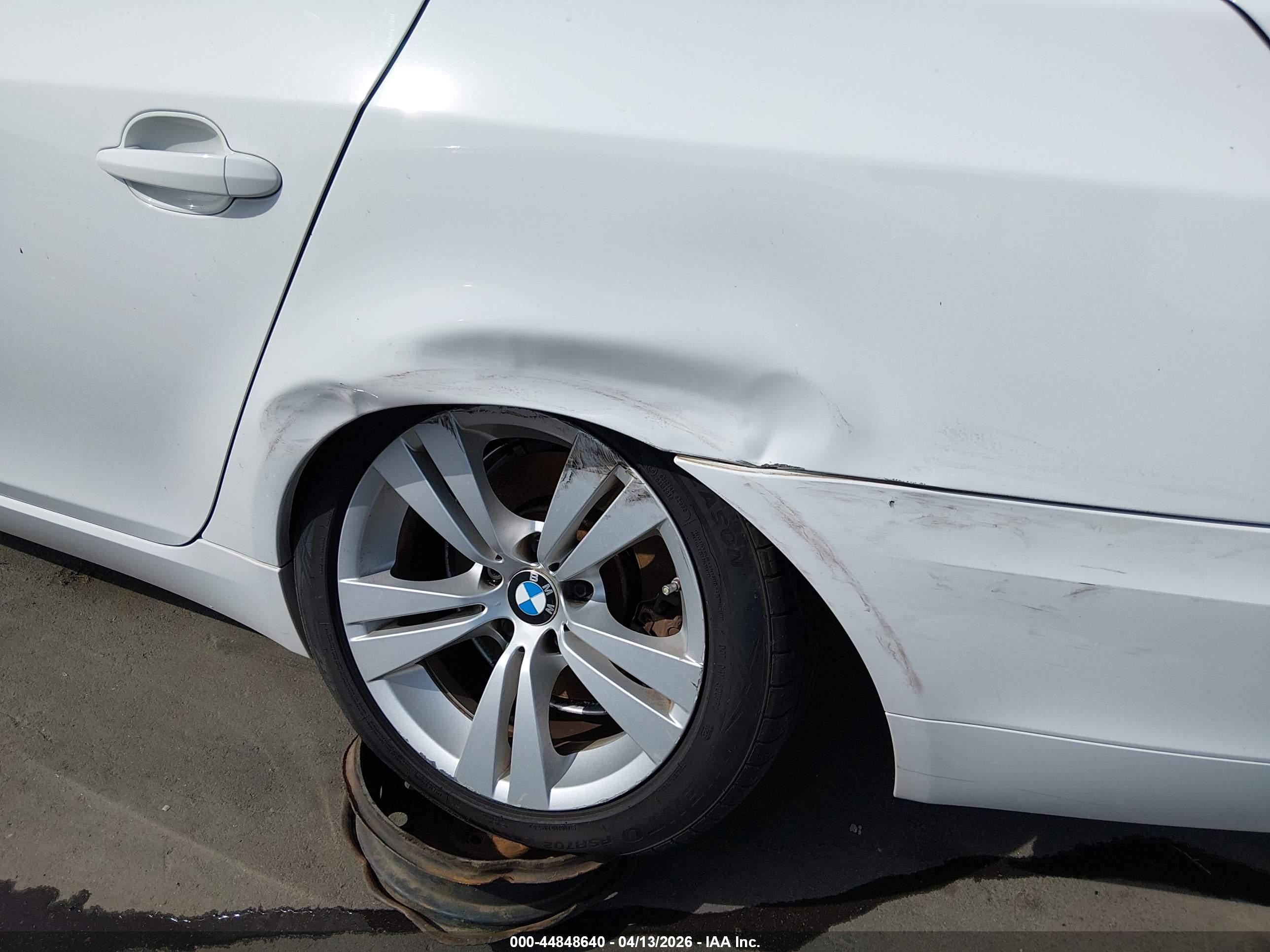 BMW 528I image 6