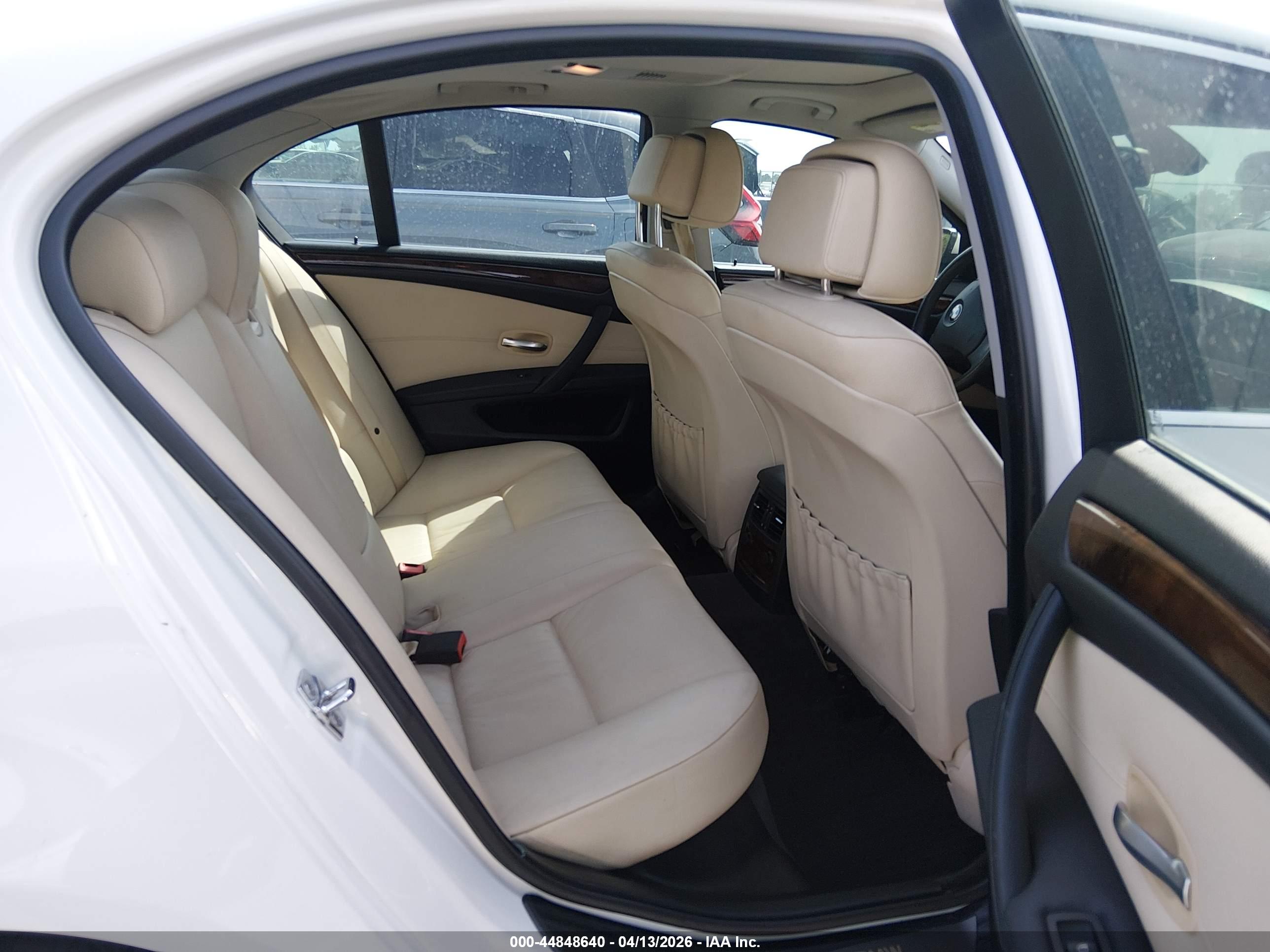 BMW 528I image 8