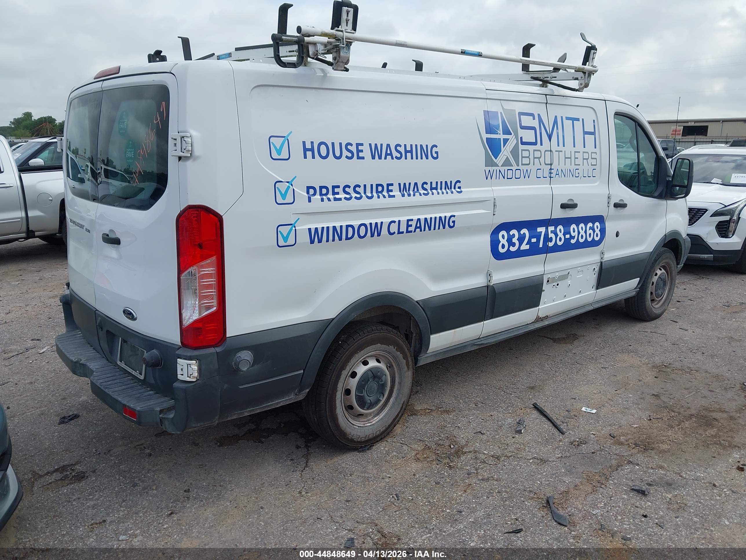 FORD TRANSIT-150 image 4