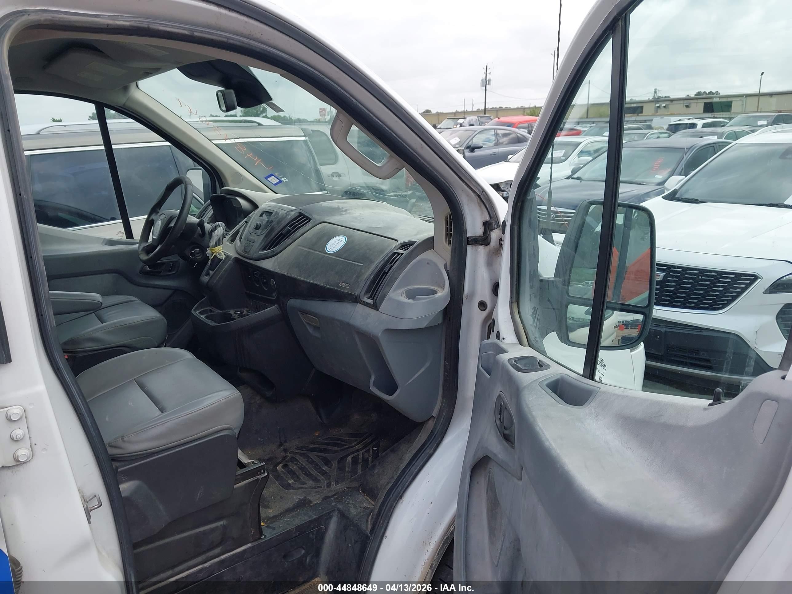 FORD TRANSIT-150 image 5