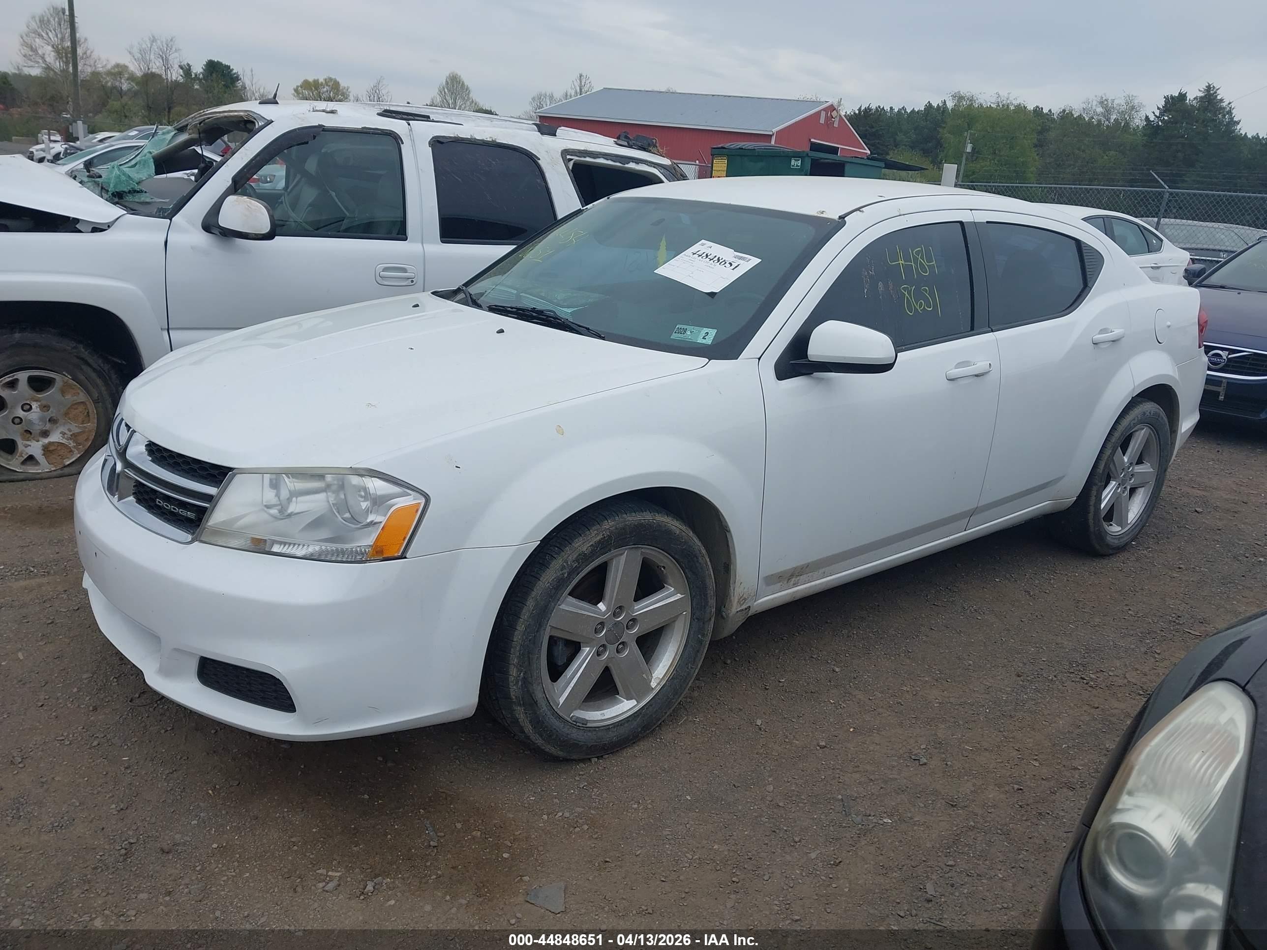 DODGE AVENGER image 2