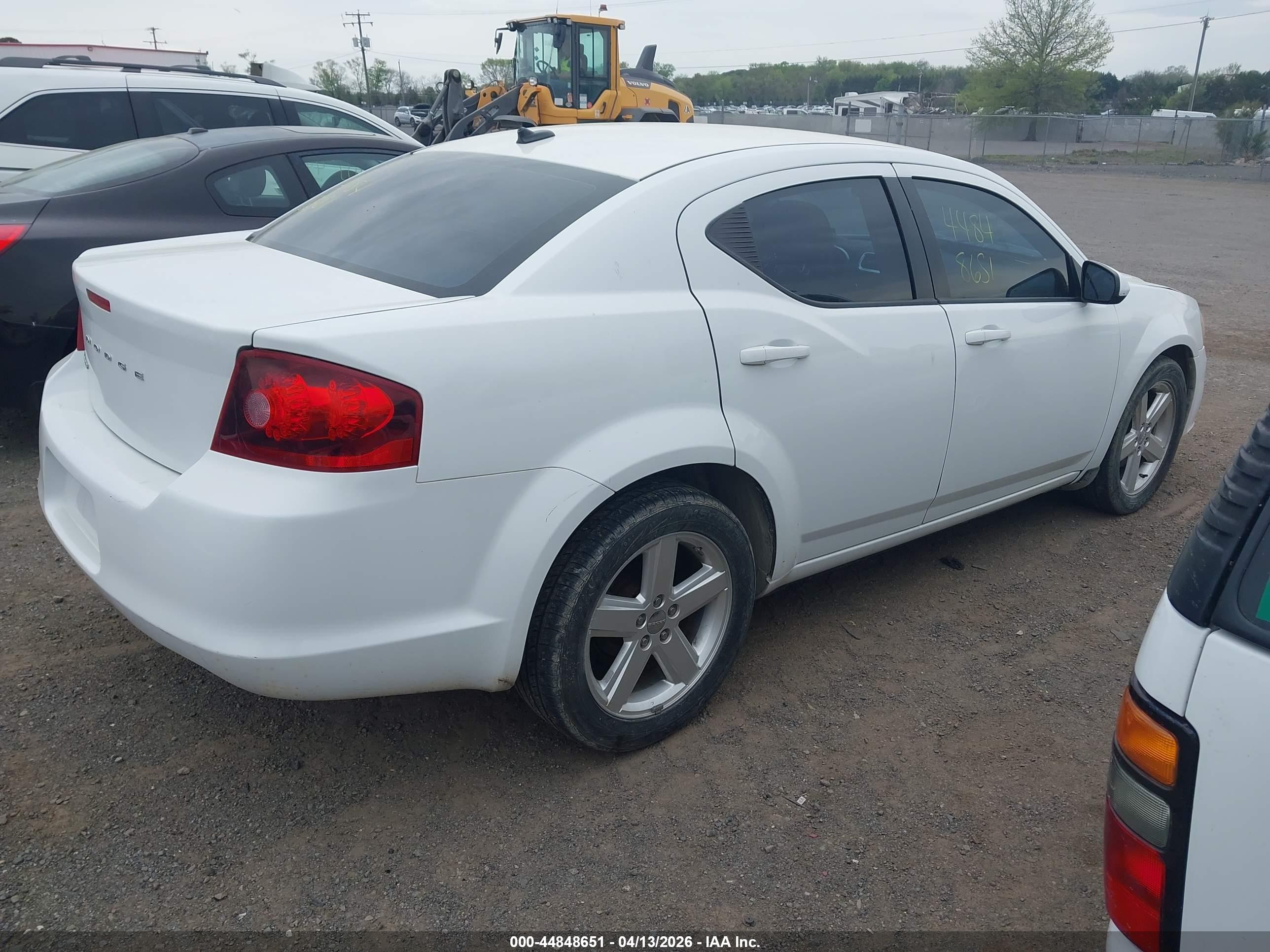 DODGE AVENGER image 4