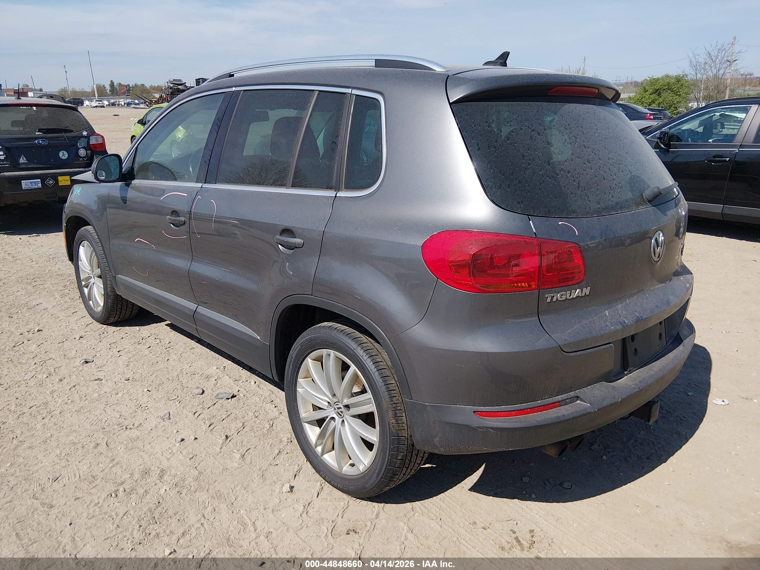 VOLKSWAGEN TIGUAN image 3