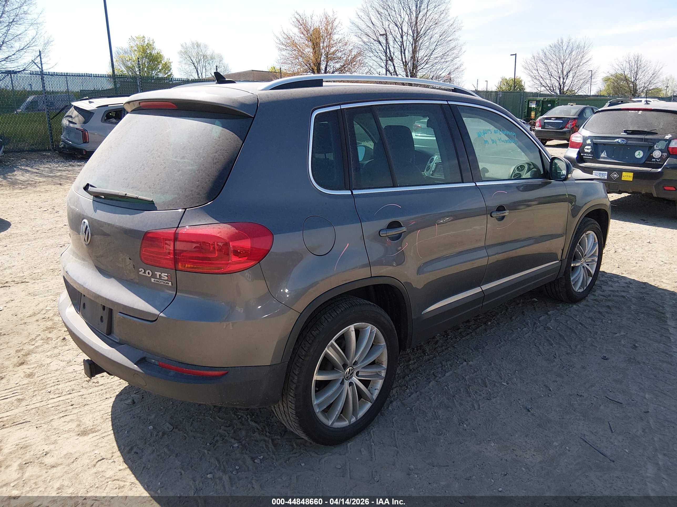 VOLKSWAGEN TIGUAN image 4