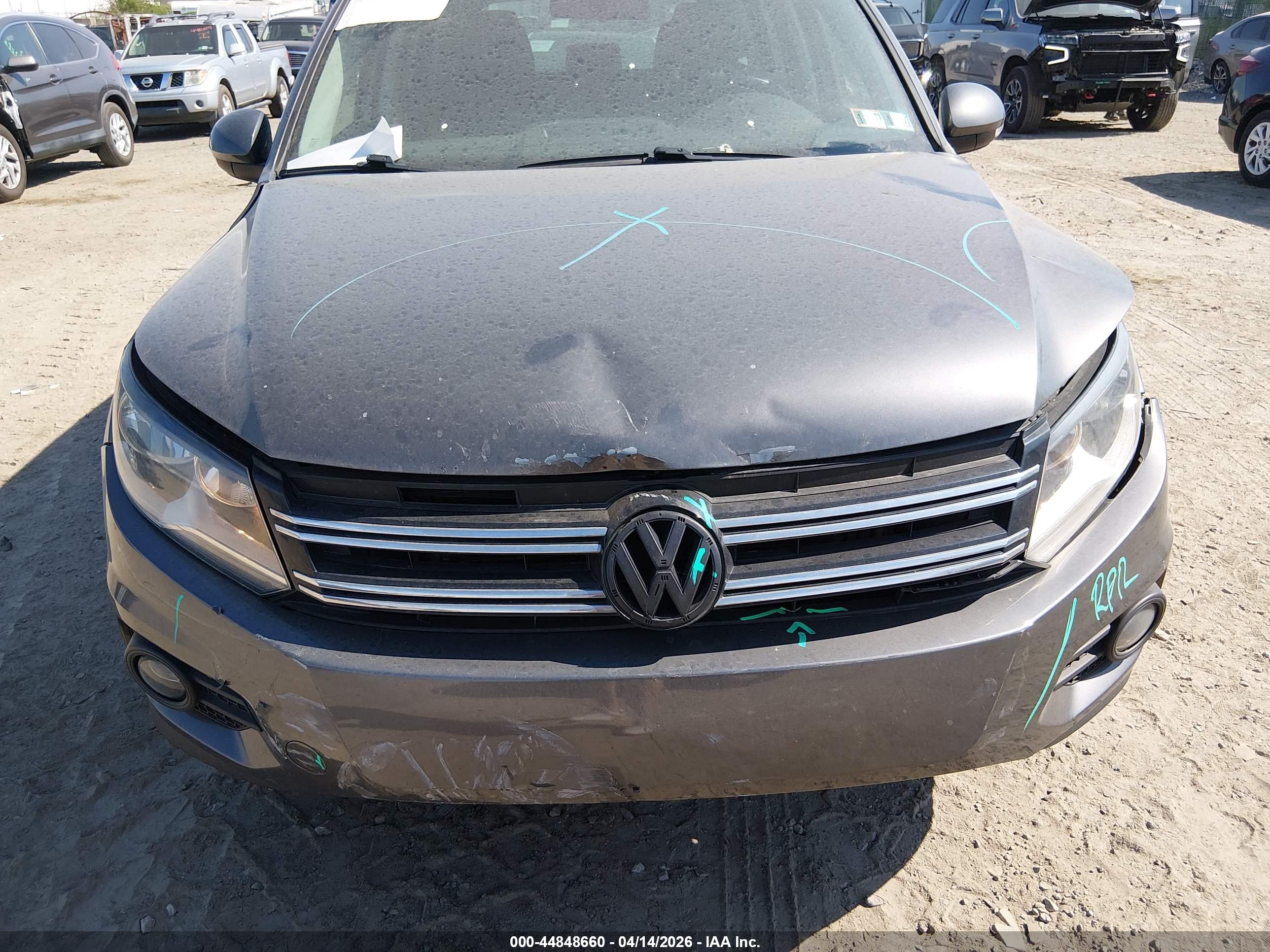 VOLKSWAGEN TIGUAN image 6