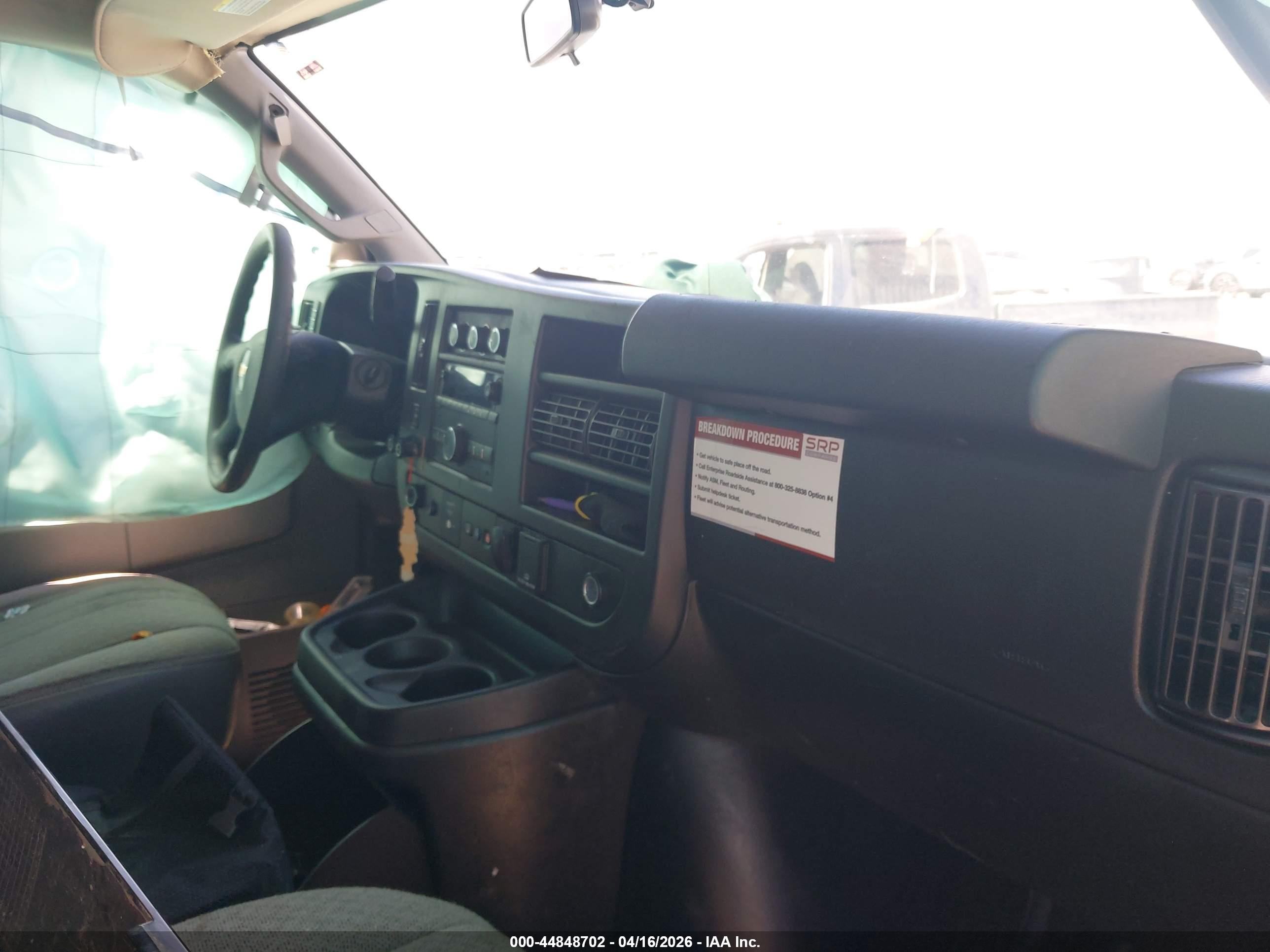 CHEVROLET EXPRESS image 7