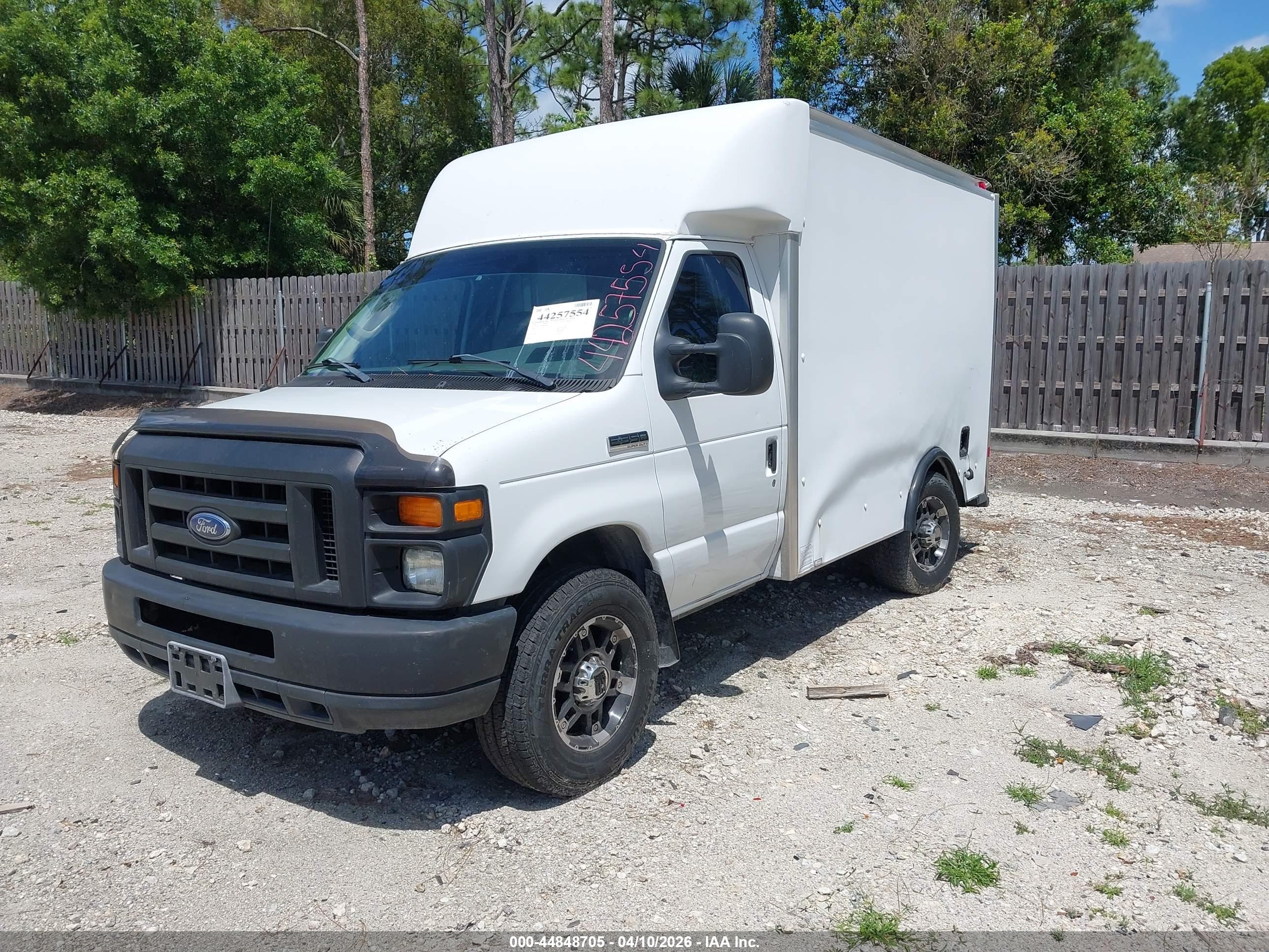 FORD E-350 image 2
